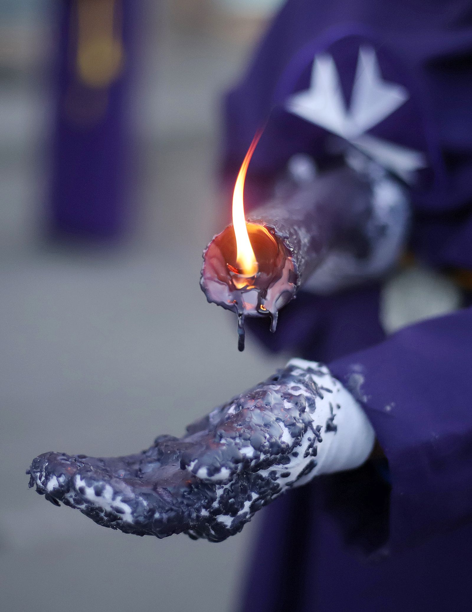 La Hermandad El Nazareno en la madrugá de la Semana Santa de Huelva 2023, en imágenes