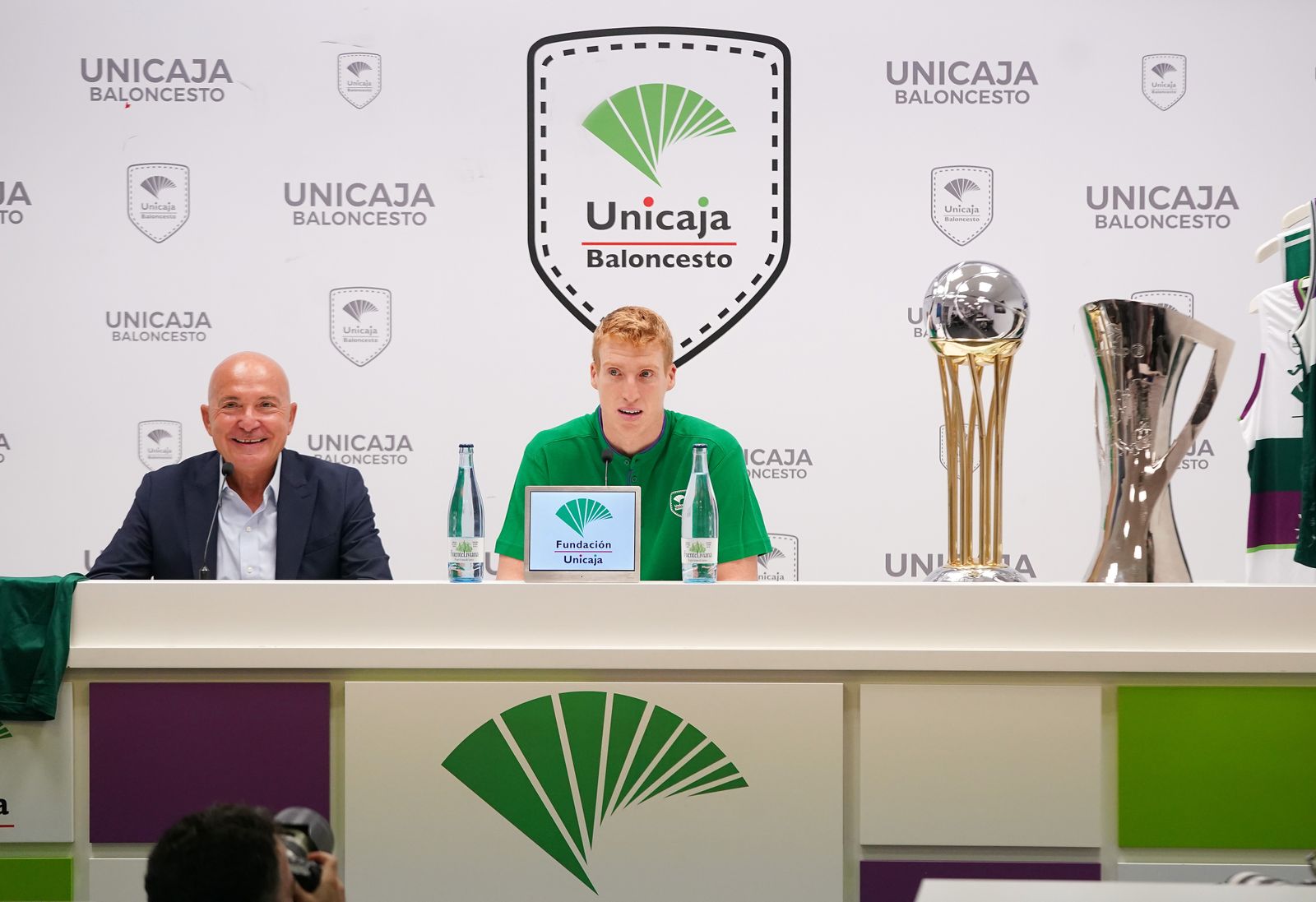 El acto de renovación de Alberto Díaz con el Unicaja, en imágenes