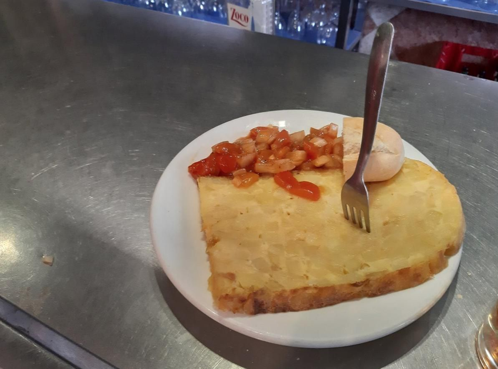 La tapa de la tortilla gigante de Bar La Rubia.