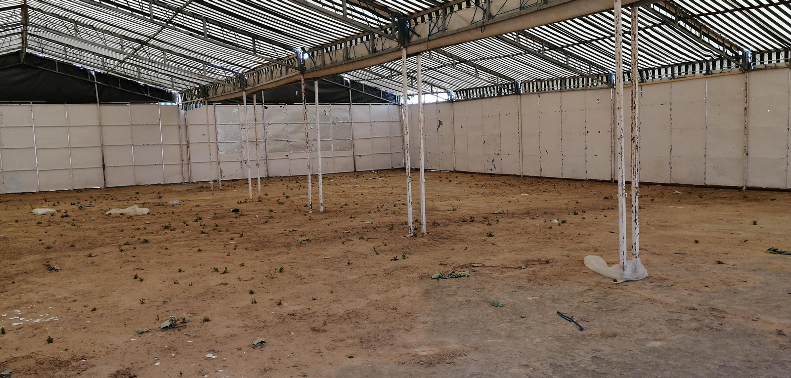 Caseta de la Peña Canalejas, a 24 horas del inicio de la Feria