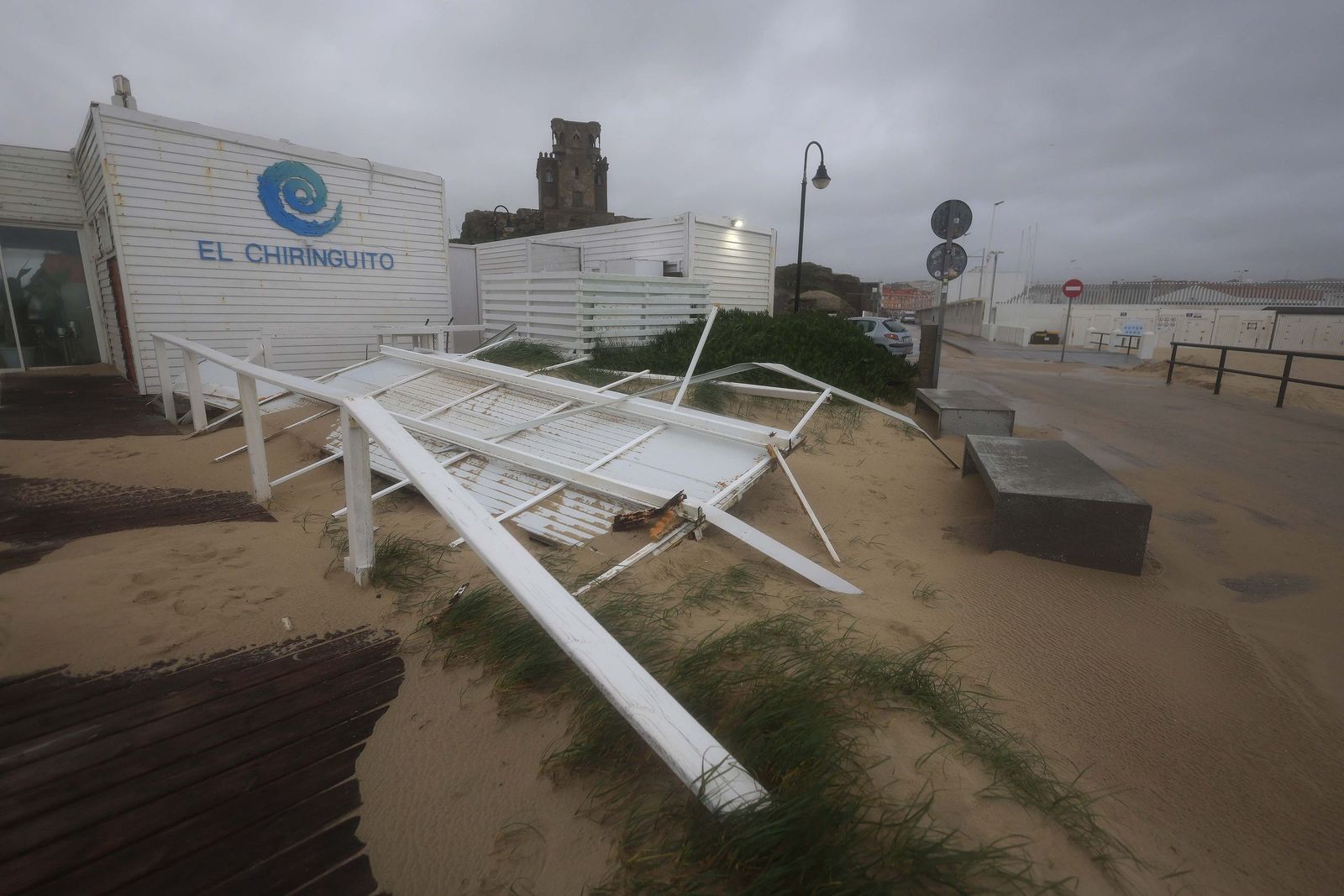Fotos de los efectos de la borrasca Leonardo en Tarifa, Algeciras y Castellar