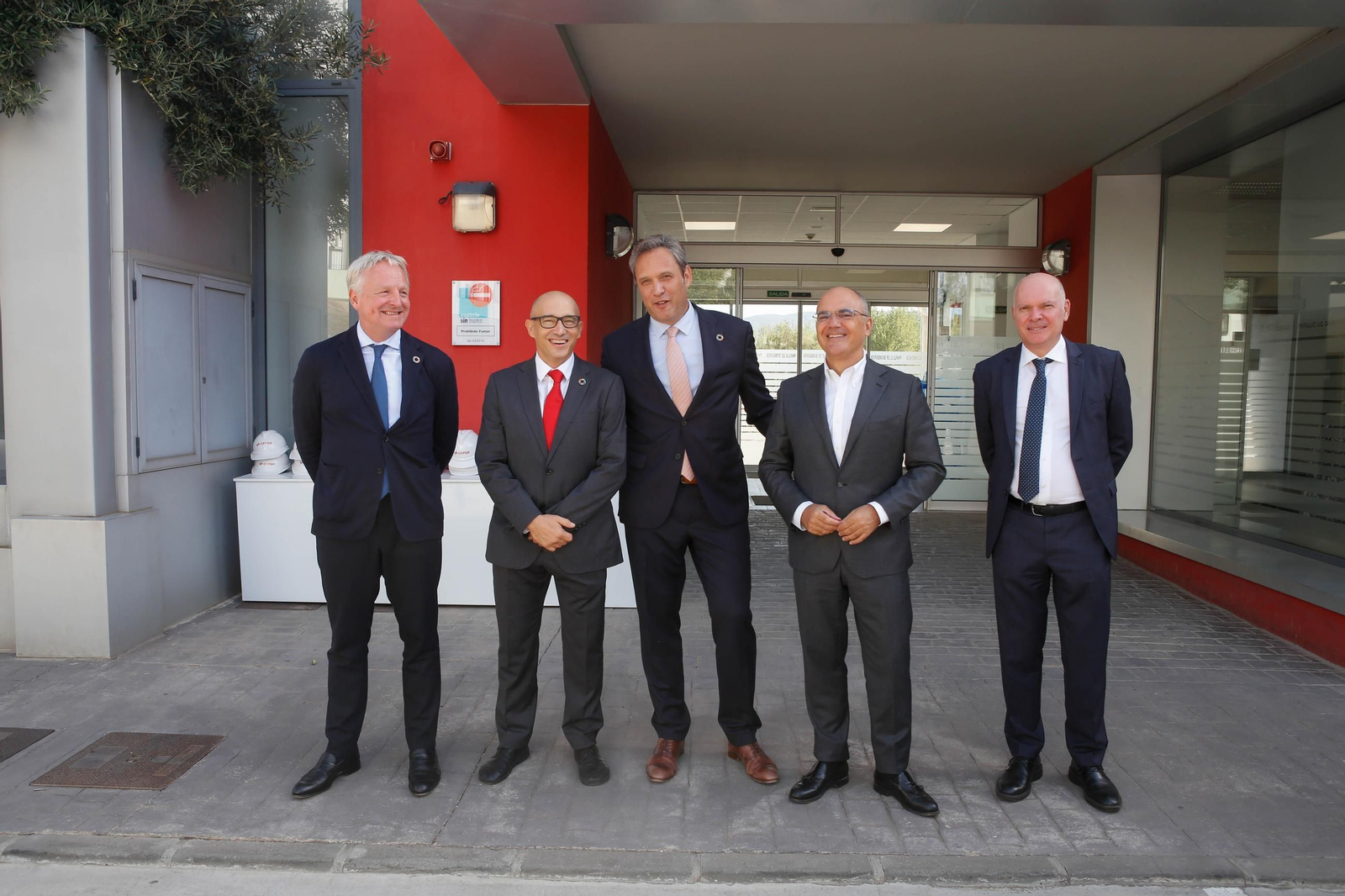 Visita del ministro de Industria al parque de Cepsa en San Roque para conocer sus proyectos de hidrógeno verde Visita del ministro de Industria al parque de Cepsa en San Roque para conocer sus proyectos de hidrógeno verde