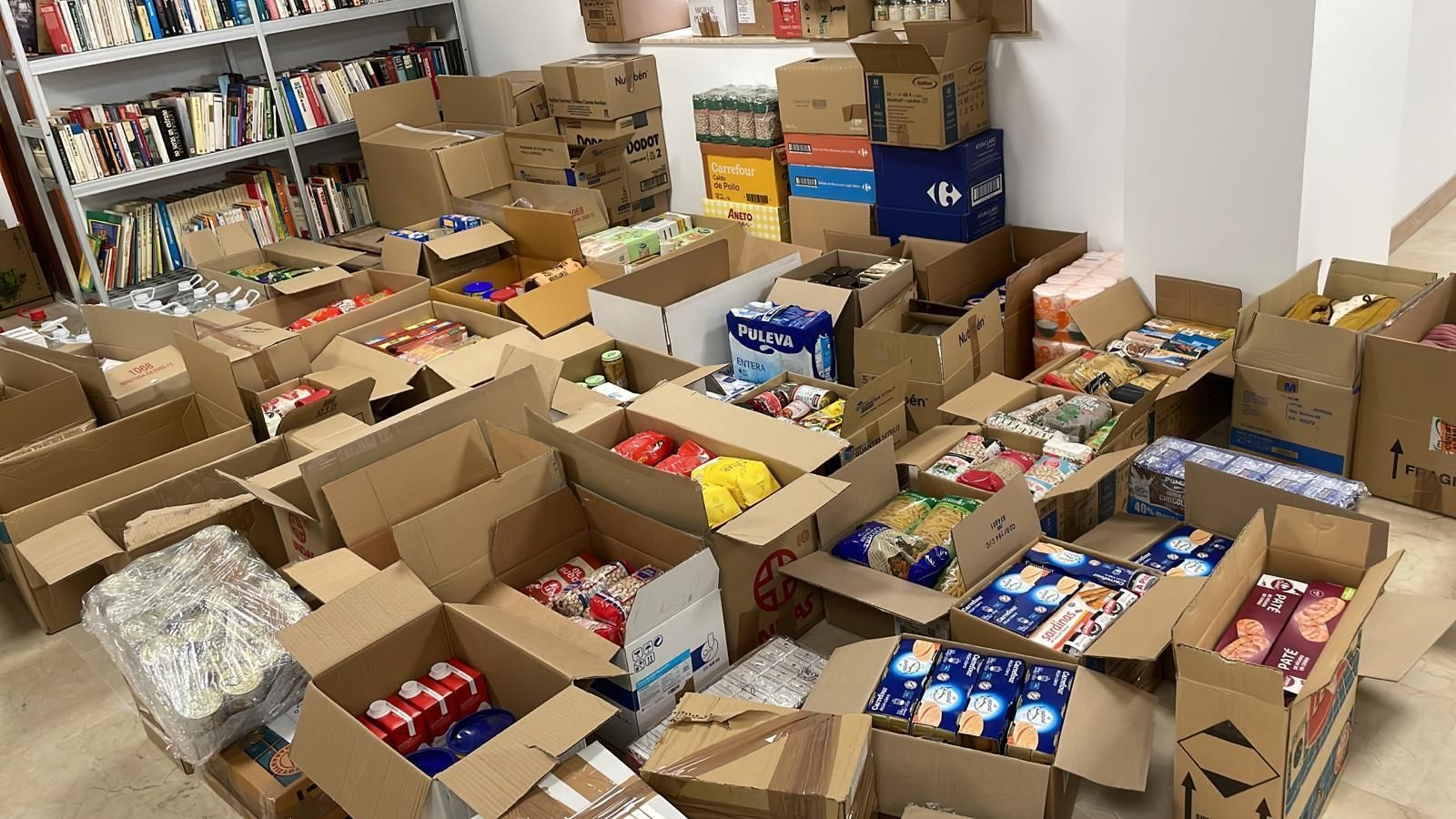 Recogida de material para Ucrania en la clínica San Rafael en Cádiz.