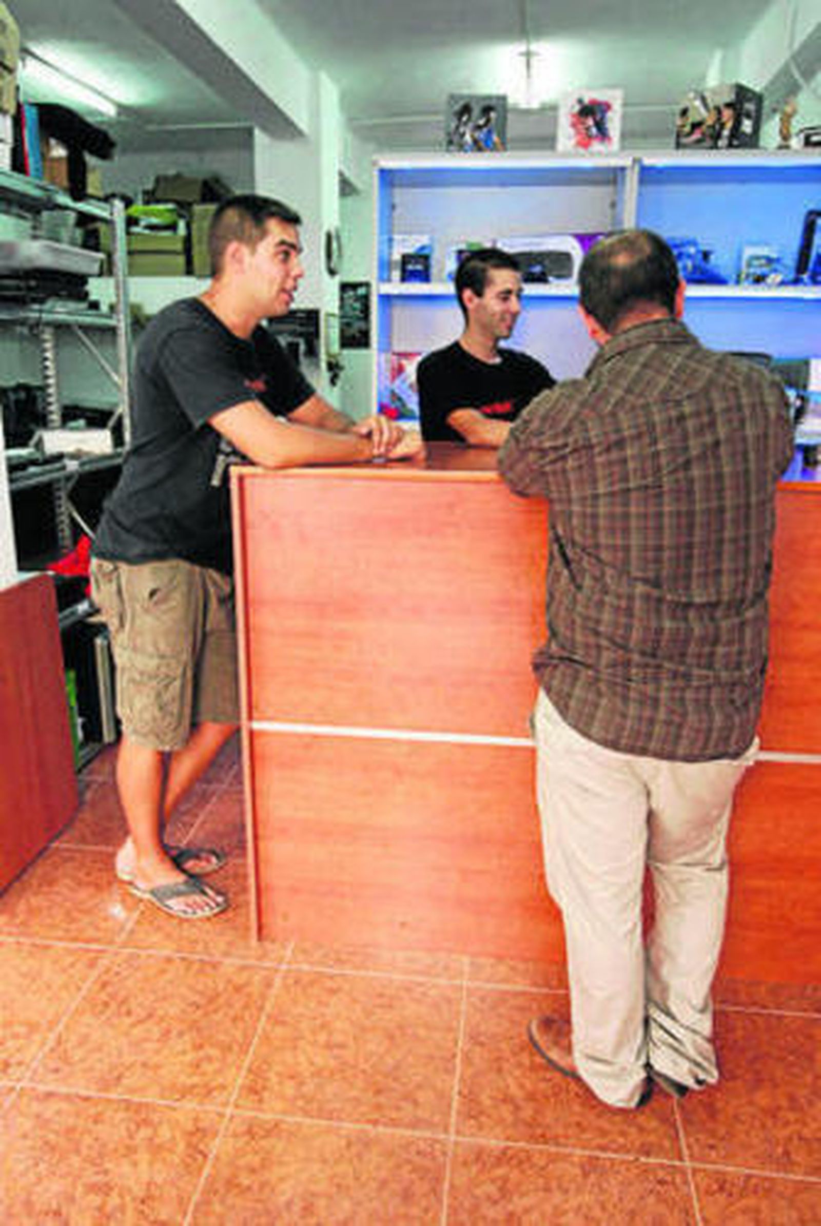 Almeritek, reparaciones de electrónica para alargar la vida de los dispositivos