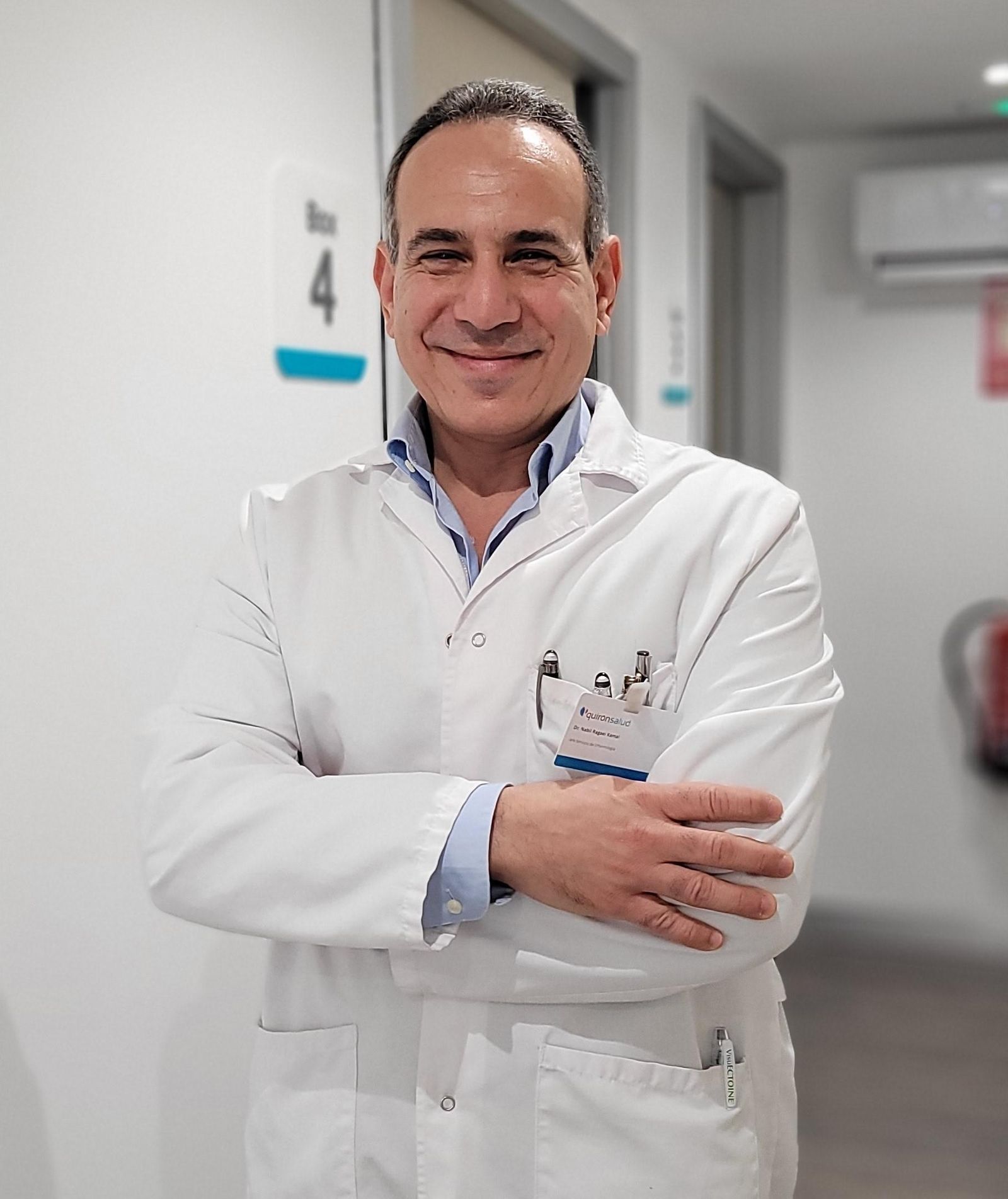 Doctor Nabil Ragaei, jefe de servicio de Oftalmología del Hospital Quirónsalud Campo de Gibraltar