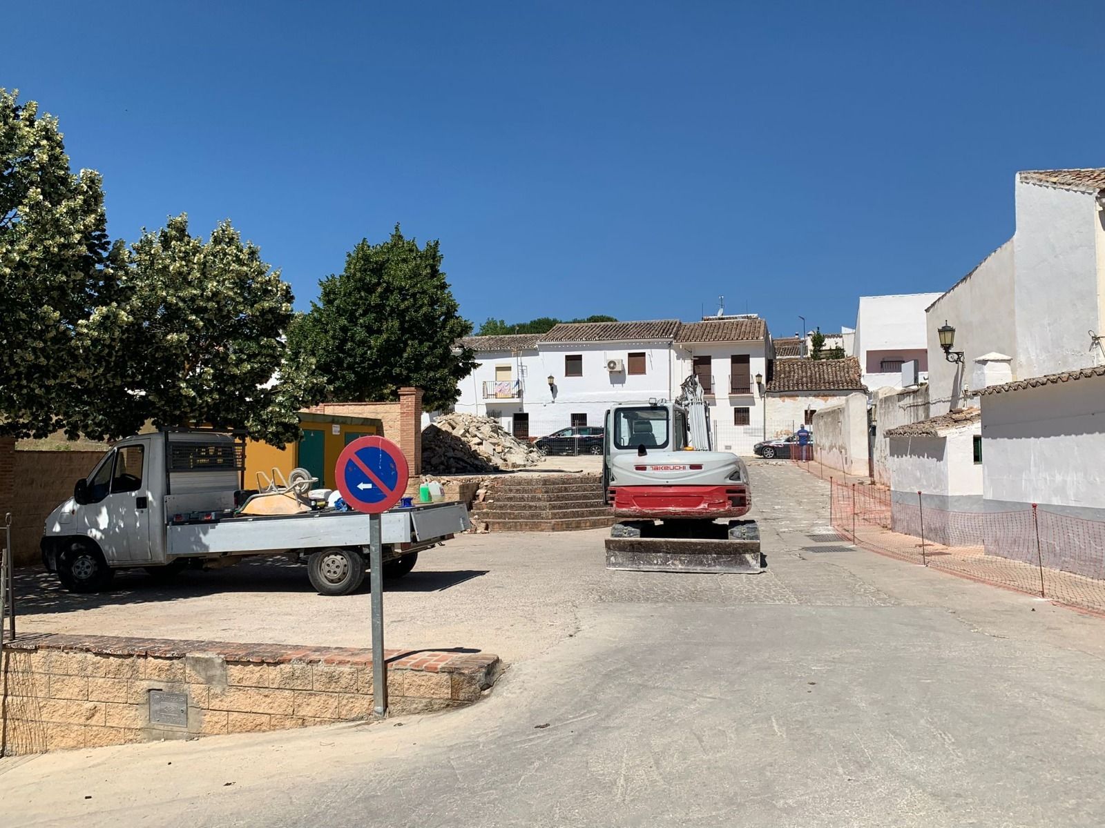 Las excavadoras ya están trabajando en la zona.