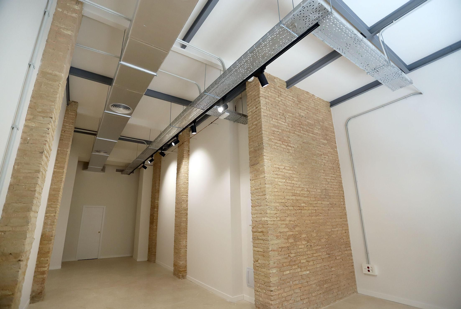 Imágenes de la restauración realizada en la antigua papelería inglesa