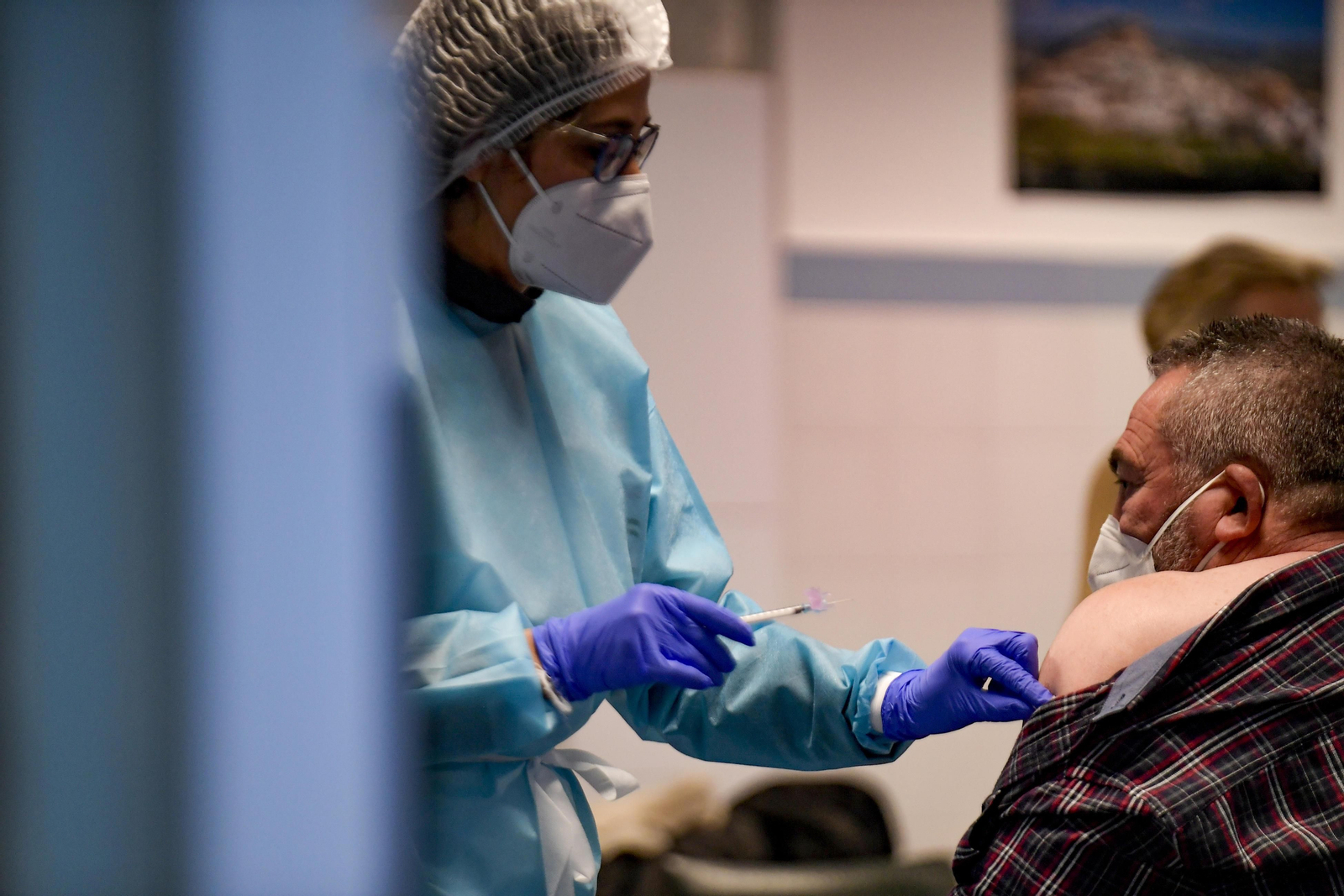 Fotos: segundo día de vacunas en Granada