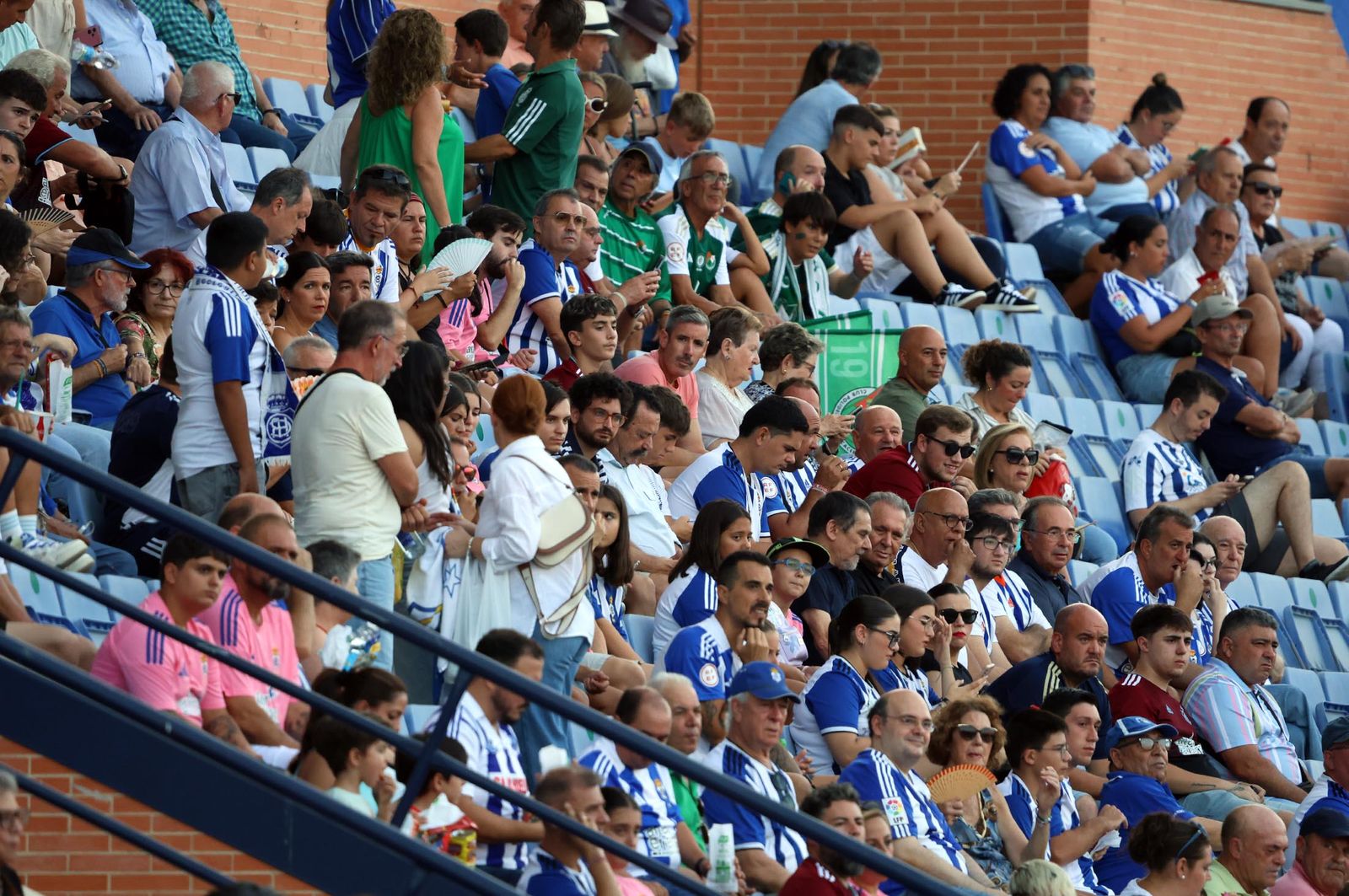 Búscate en las gradas del estadio en la celebración del Trofeo Colombino