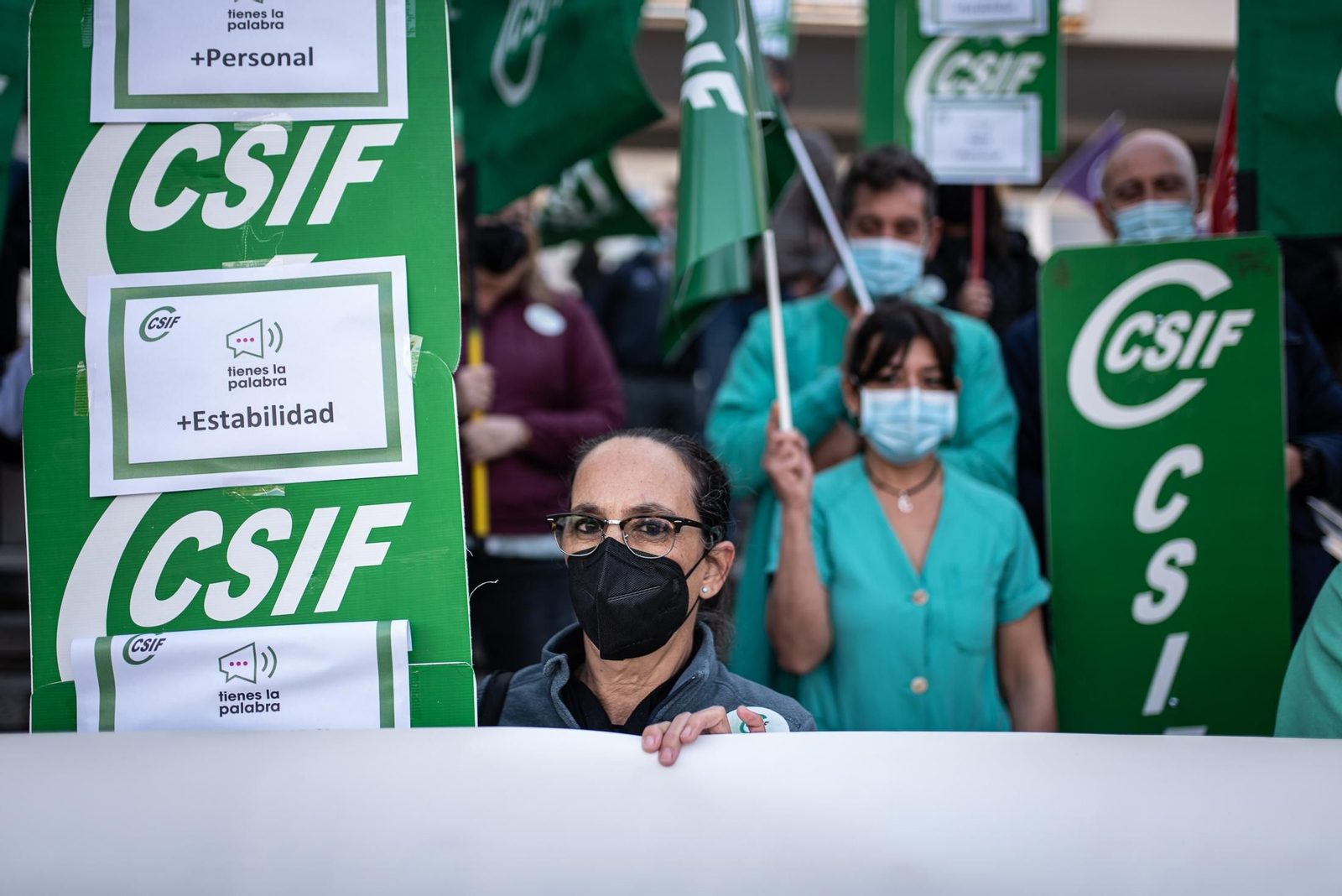 Imágenes  de la concentración sindical de sanitarios en el Infanta Elena