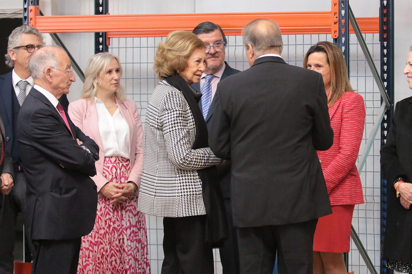La Reina Sofía visita el Banco de Alimentos de Almería