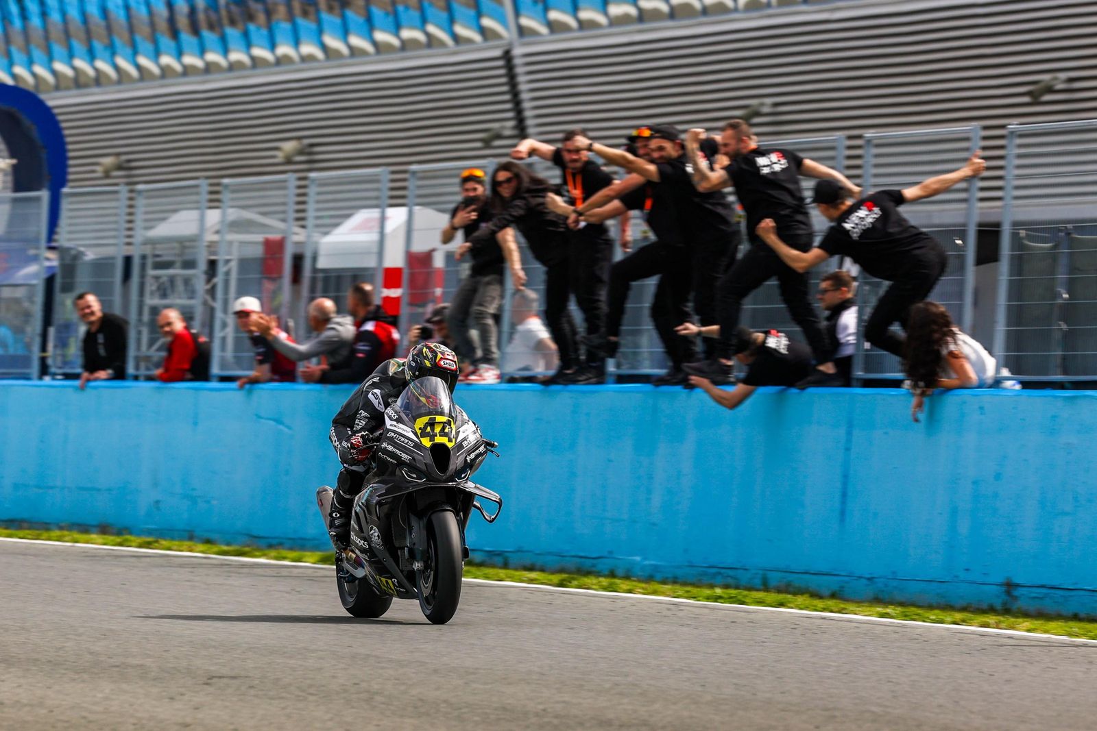 Imágenes de la primera cita del ESBK en el Circuito de Jerez