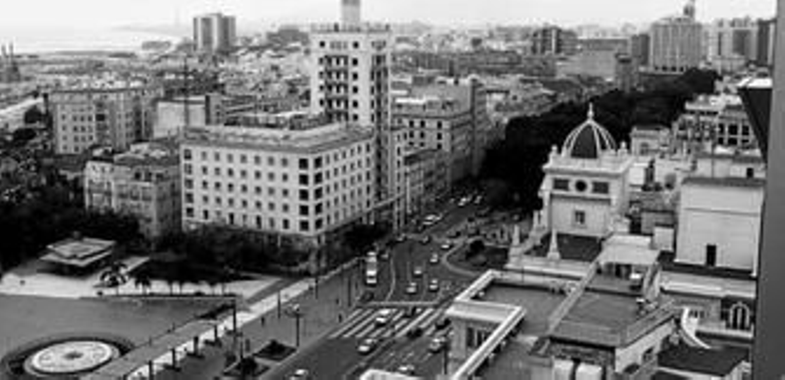 Vista del final de la Alameda Principal y su enlace con la Plaza de la Marina. Vista del final de la Alameda Principal y su enlace con la Plaza de la Marina.