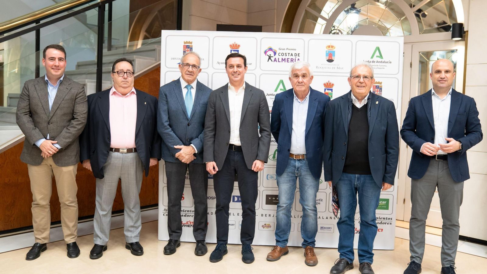 Las autoridades presentes en esta presentación de La Clásica.