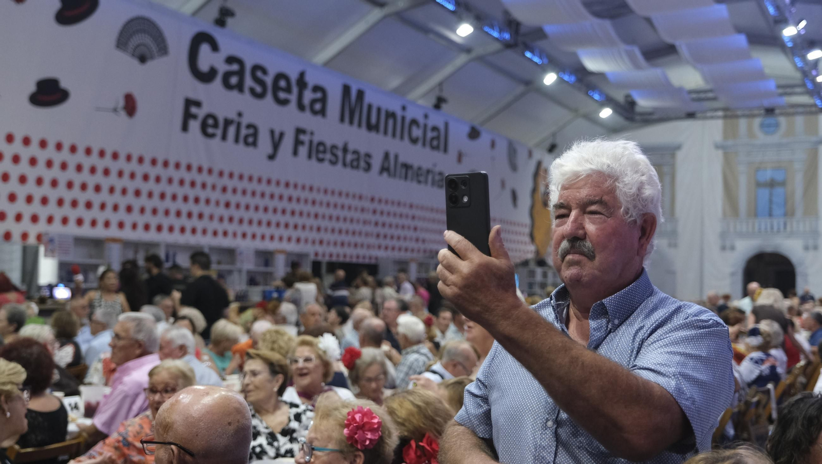 El homenaje a los mayores en la Feria de Almería 2025, en imágenes