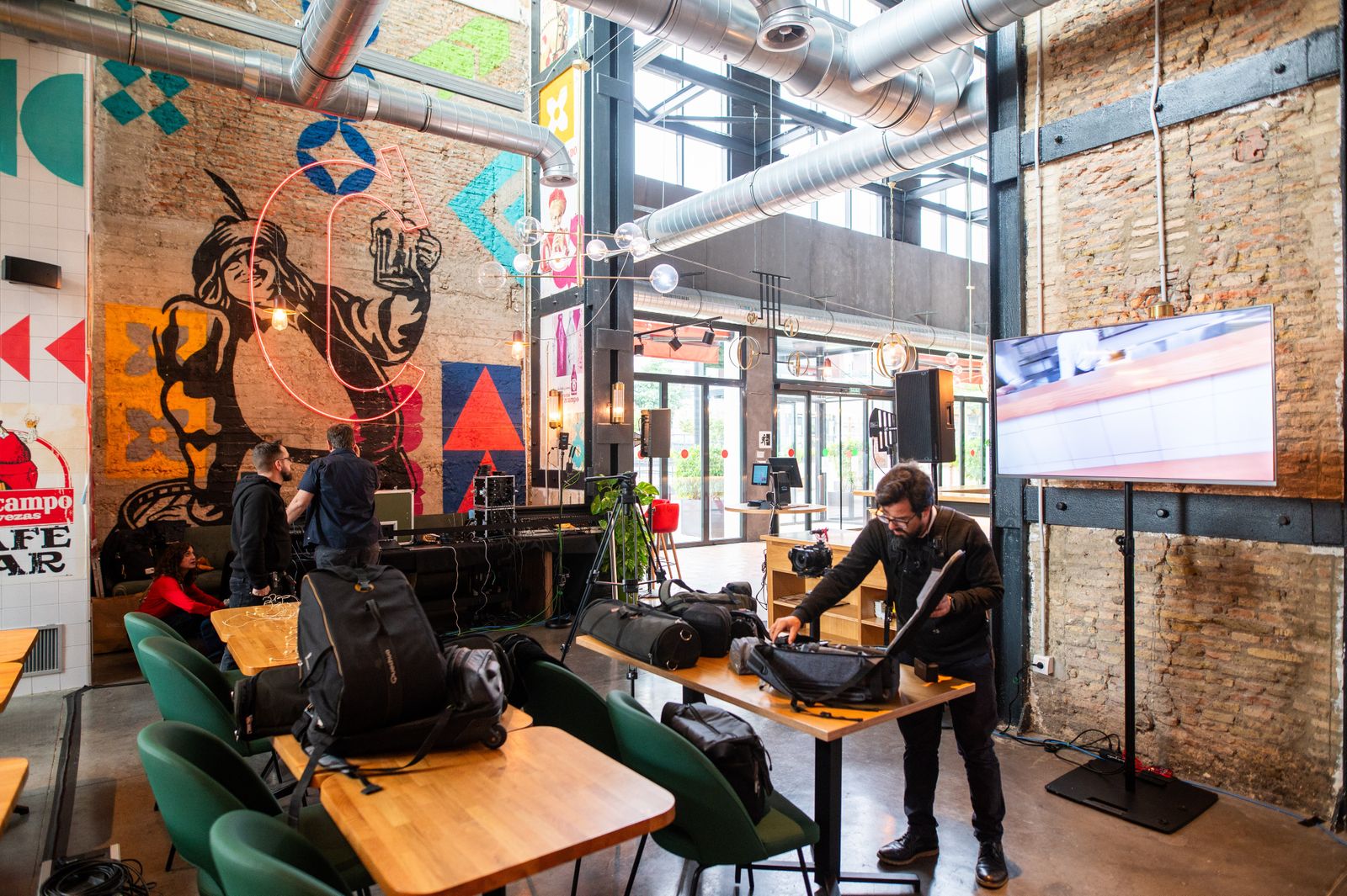 Las fotos de jugadores del Betis y del Sevilla en la Cruzcampo