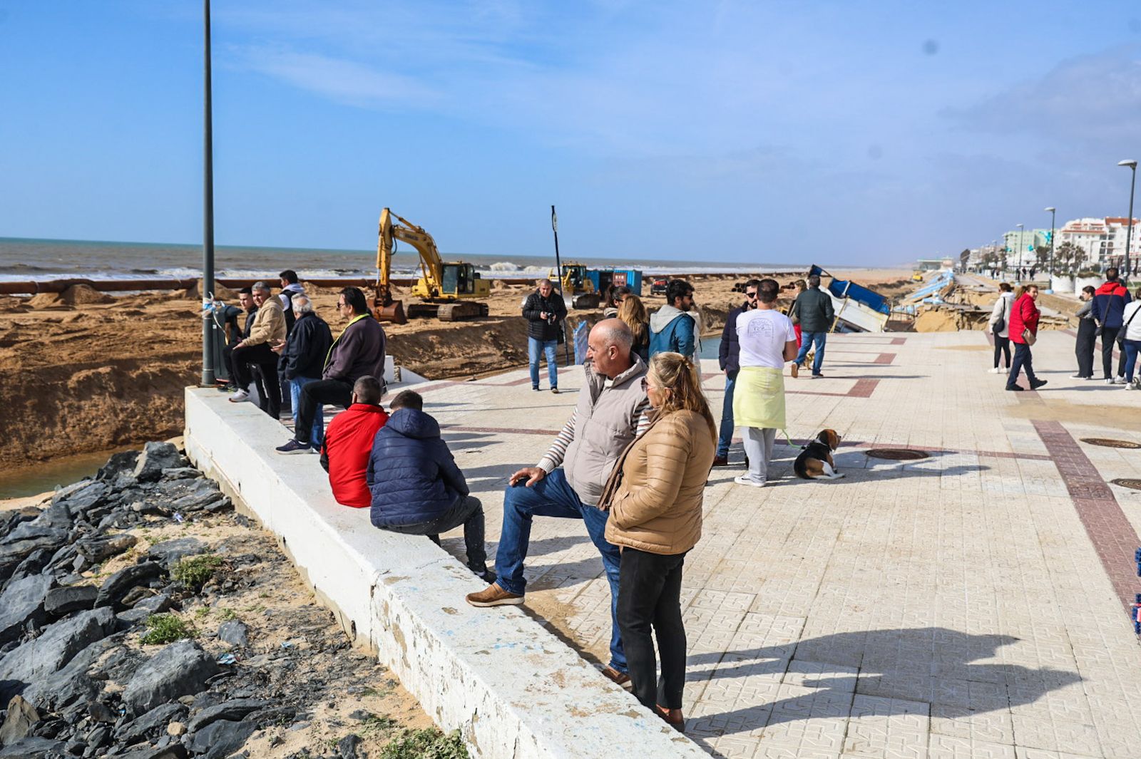 Fotografías del aporte de arena a la playa de Matalascañas