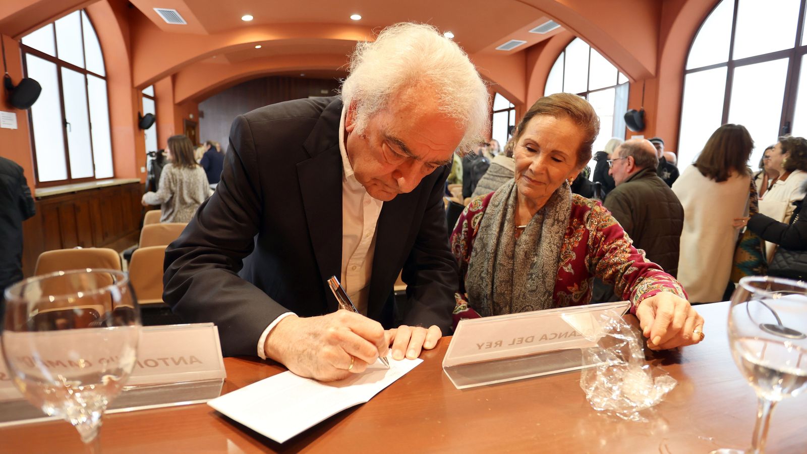 Disco homenaje a José María Velázquez-Gaztelu