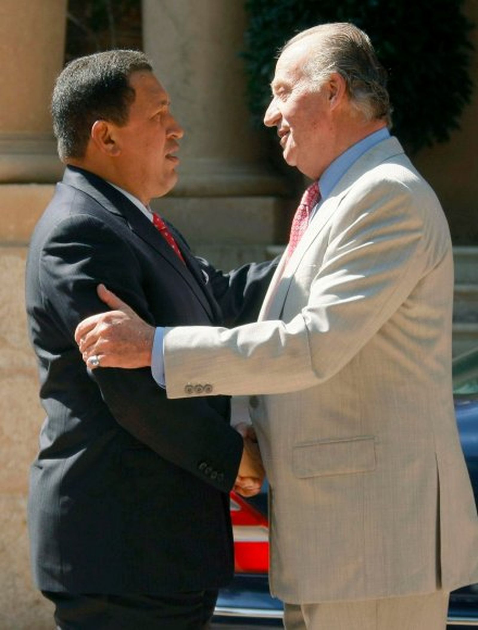 El Rey y Hugo Chávez se reconcilian en Mallorca