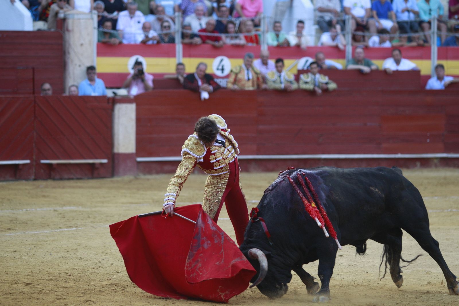 Imágenes de la corrida de toros del jueves en la Feria de Almería 2024