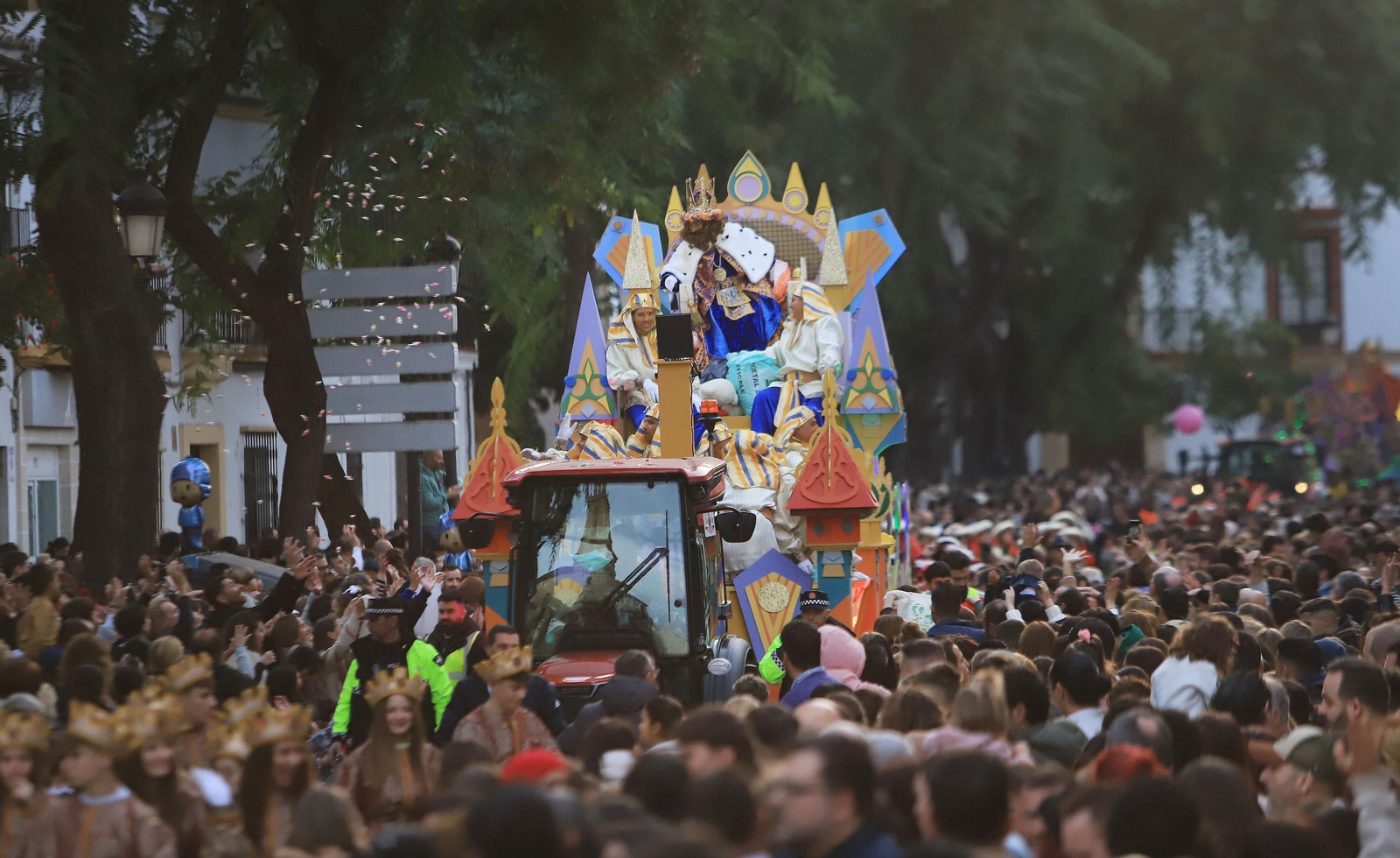 Imágenes de la Cabalgata de los Reyes Magos de Jerez 2025