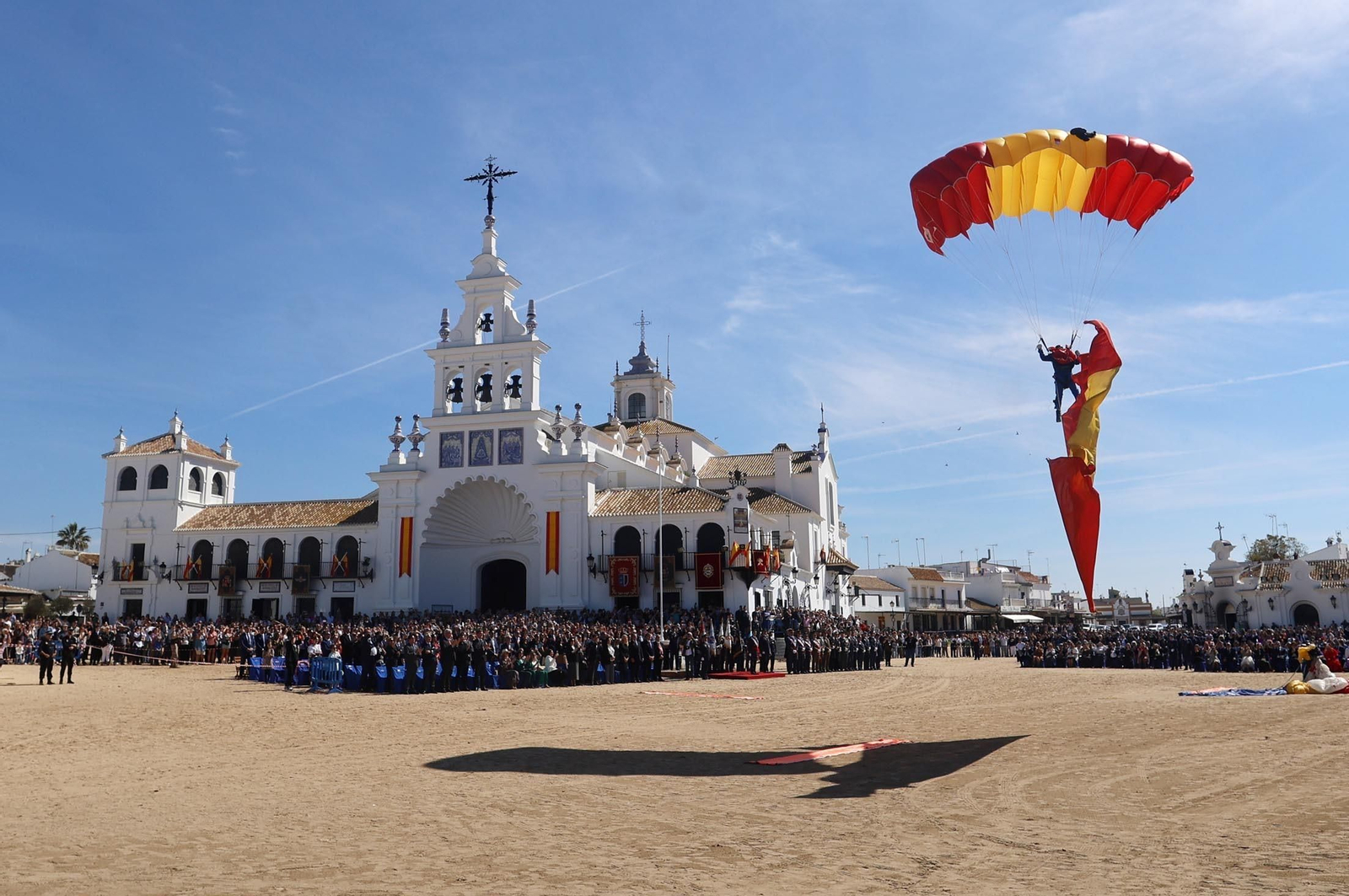 Imágenes del acto de Juramento o Promesa de Fidelidad a la Bandera Nacional en El Rocío