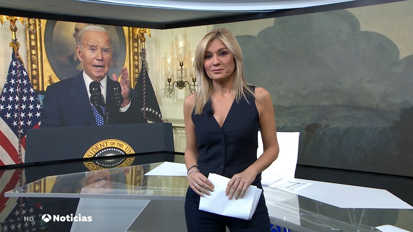 La periodista gaditana Sandra Golpe en 'Antena 3 Noticias 1', su informativo diario