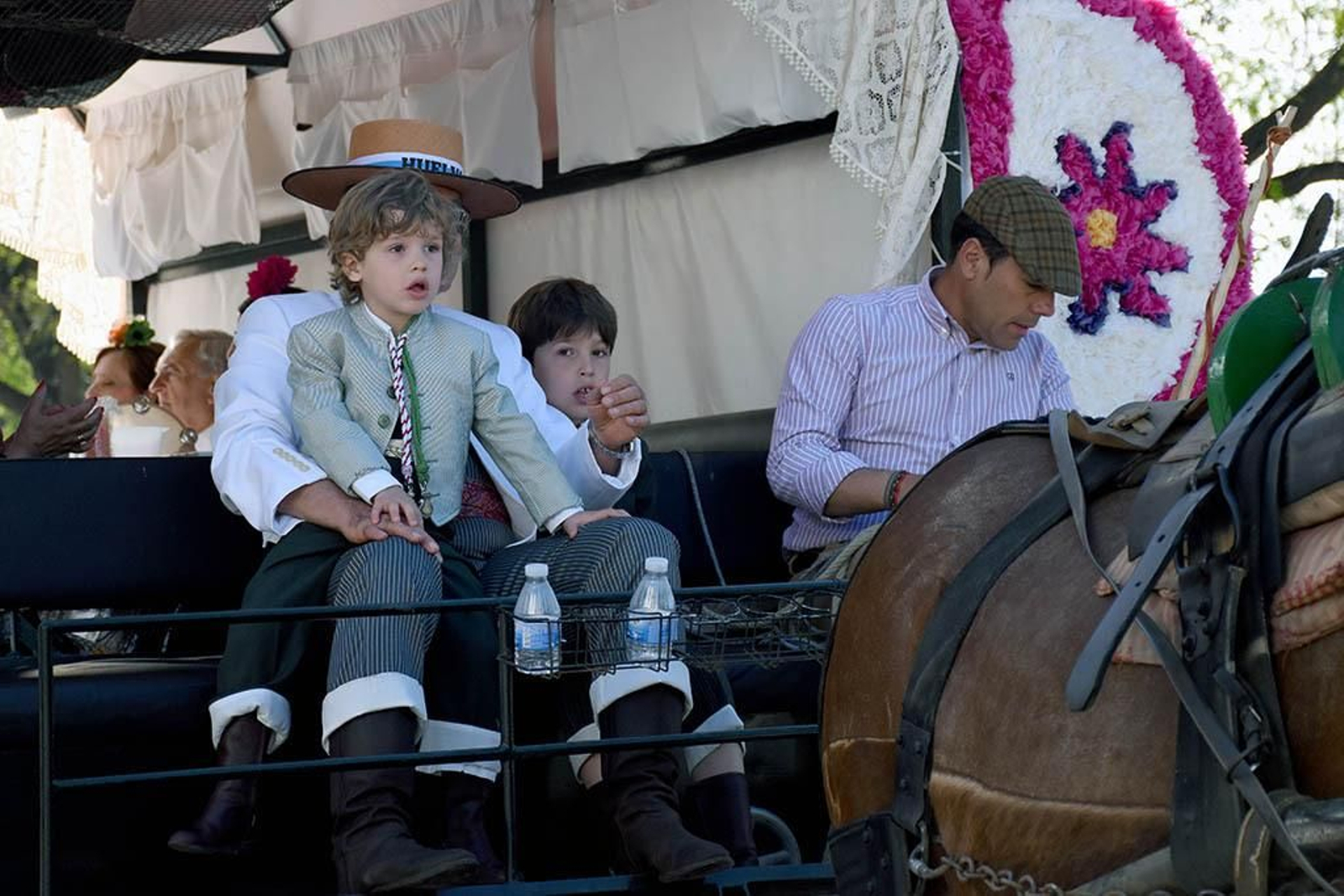 Imágenes de los carros de la Hermandad del Rocío de Huelva
