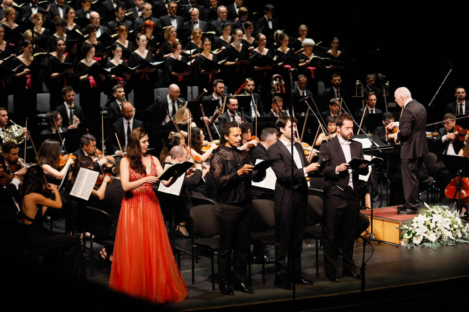 Imágenes de la novena Beethoven interpretado por la OCAL y Orfeón para Cajamar