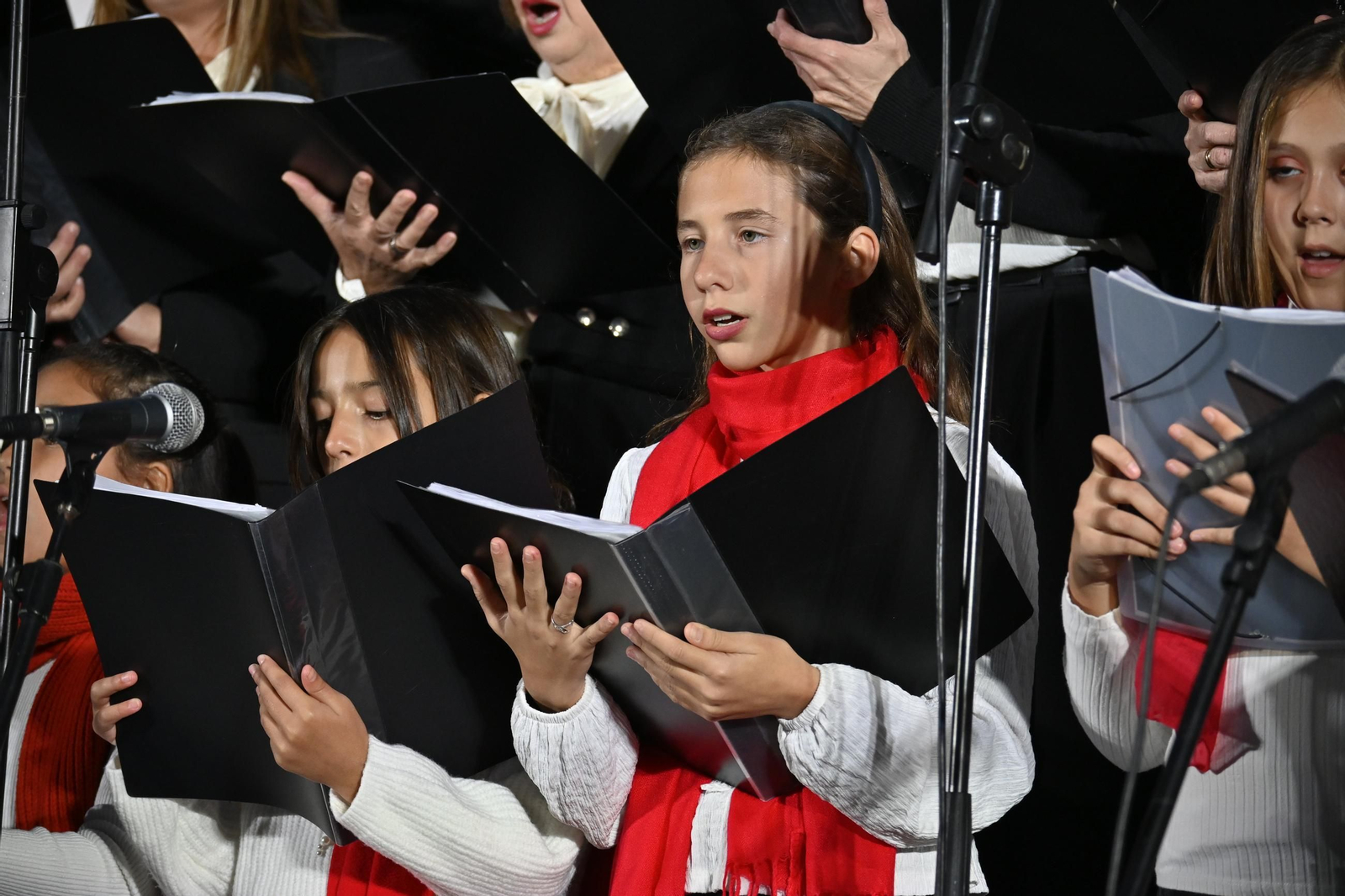 Inauguración de la iluminación navideña en el Paseo de la Ría del Puerto de Huelva 2025