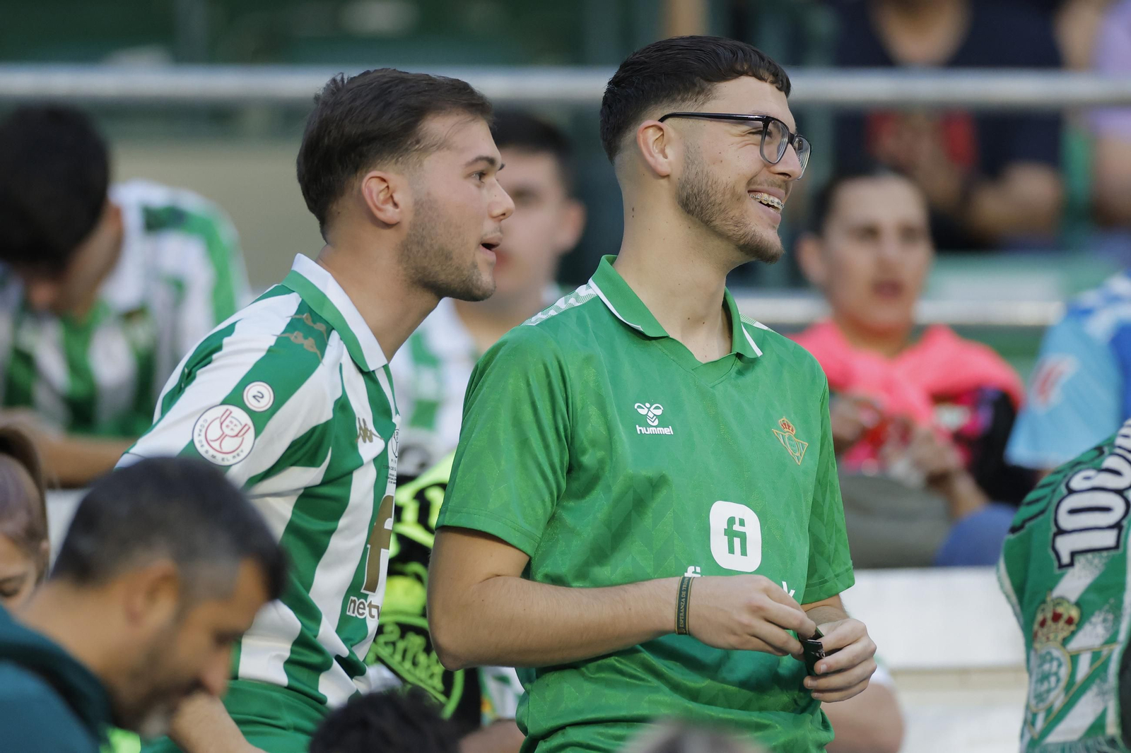 Búscate en las fotos del Betis - Jagiellonia