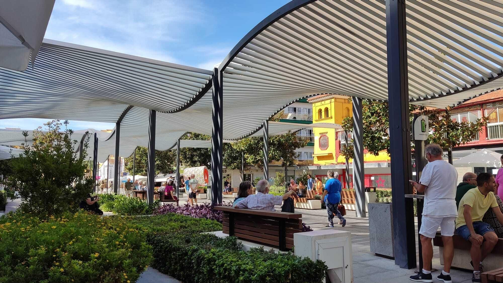 La Plaza Costa del Sol de Torremolinos. La Plaza Costa del Sol de Torremolinos.