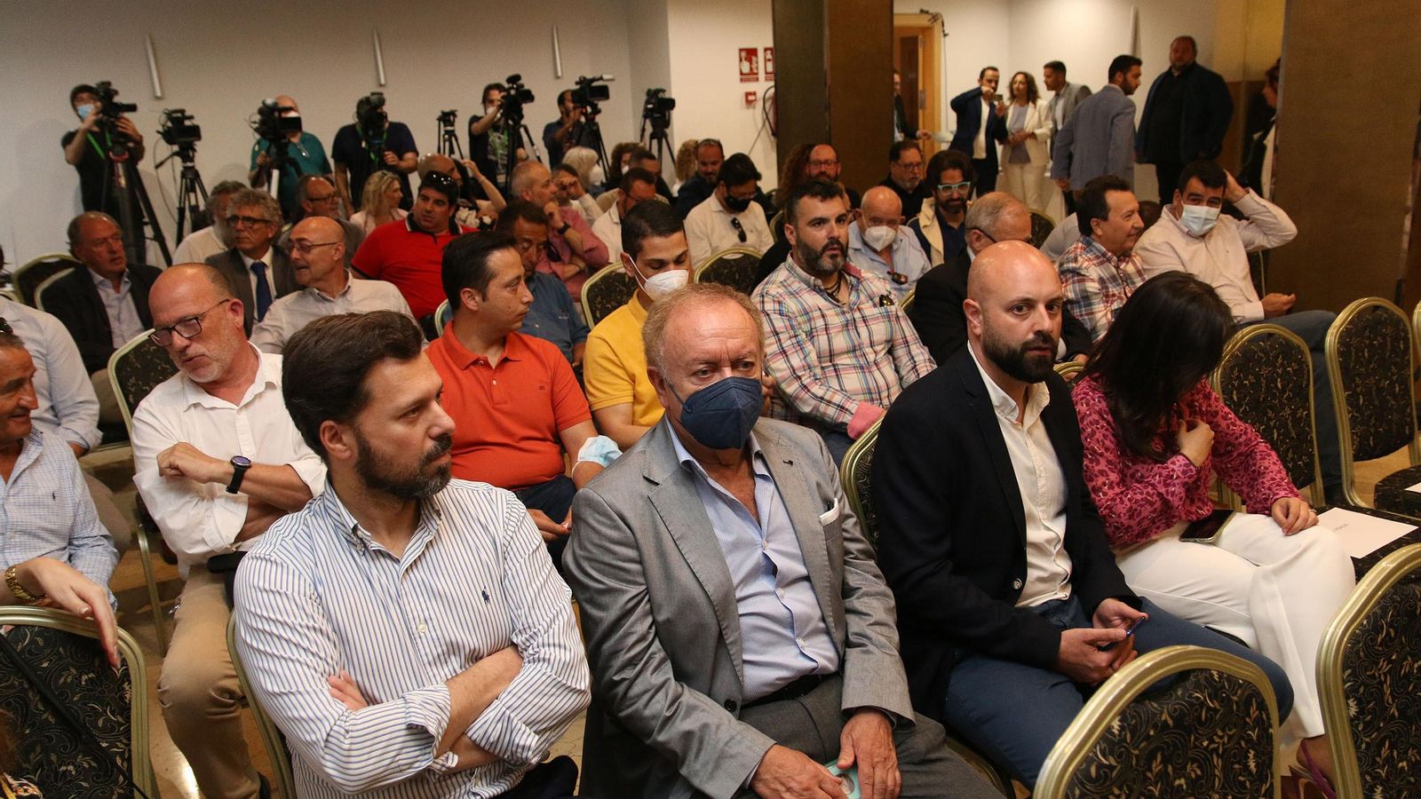 Asistentes a la presentación del informe.