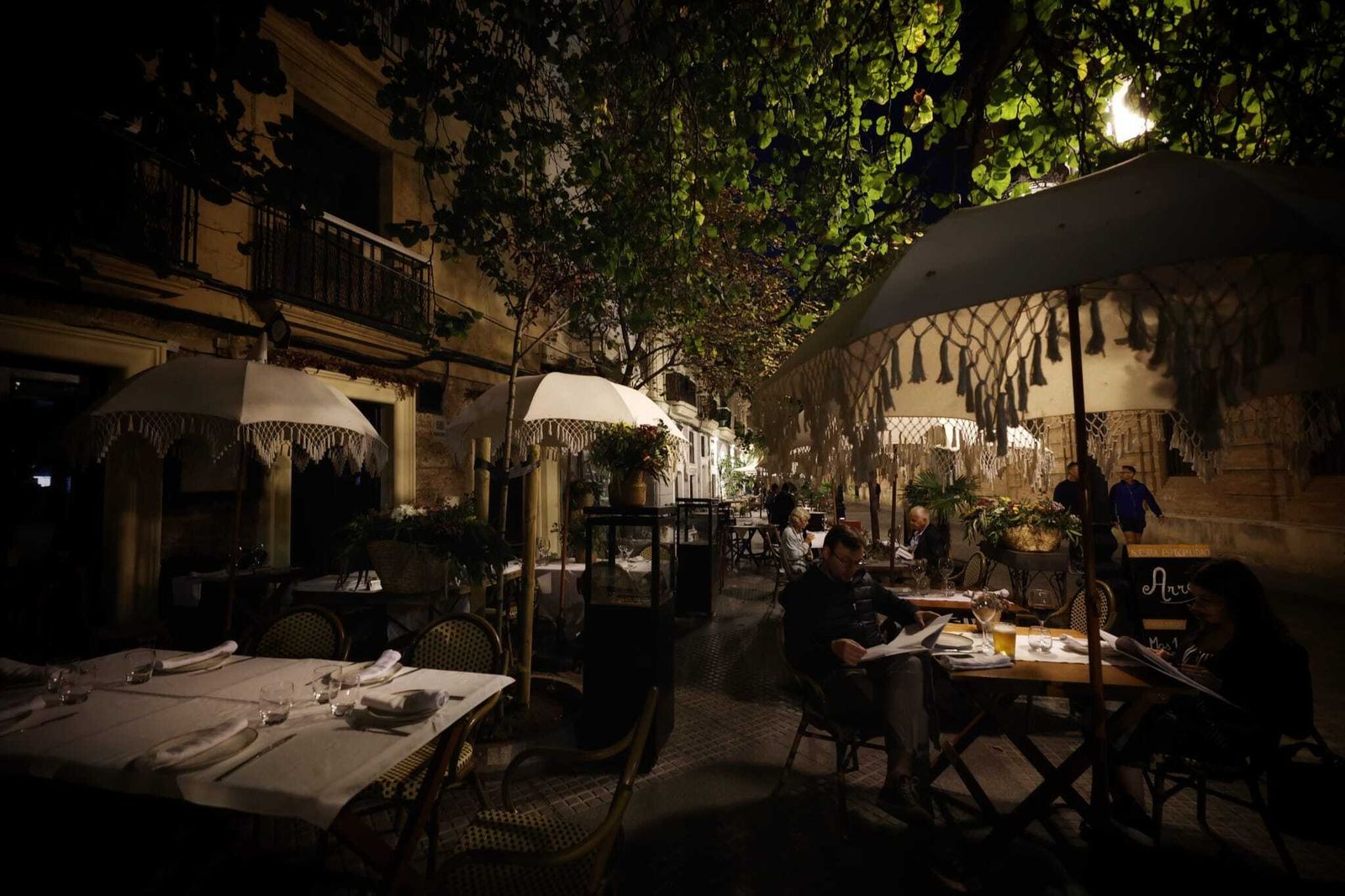 Las imágenes del apagón de la hostelería en Cádiz.