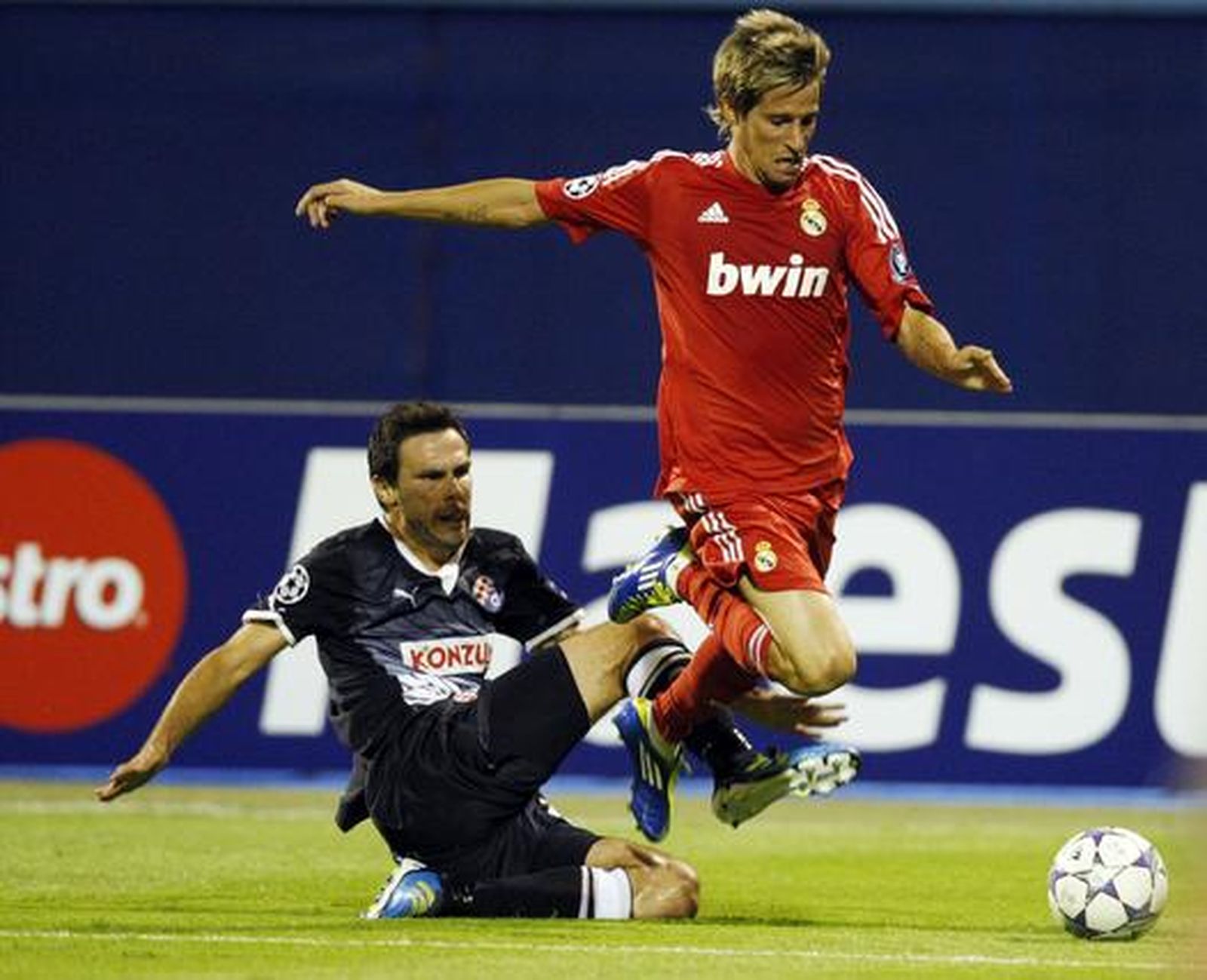 El Real Madrid venció con un tanto de Di María al Dinamo de Zagreb en su debut en Liga de Campeones.

Foto: Reuters