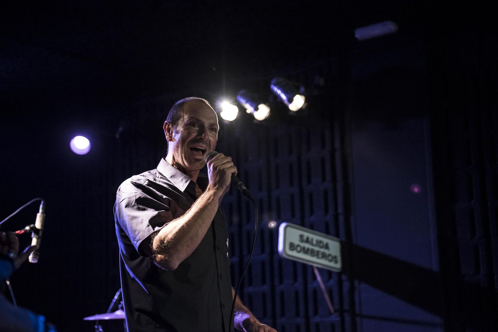 Los Bomberos de Granada cogen el micro para una buena causa