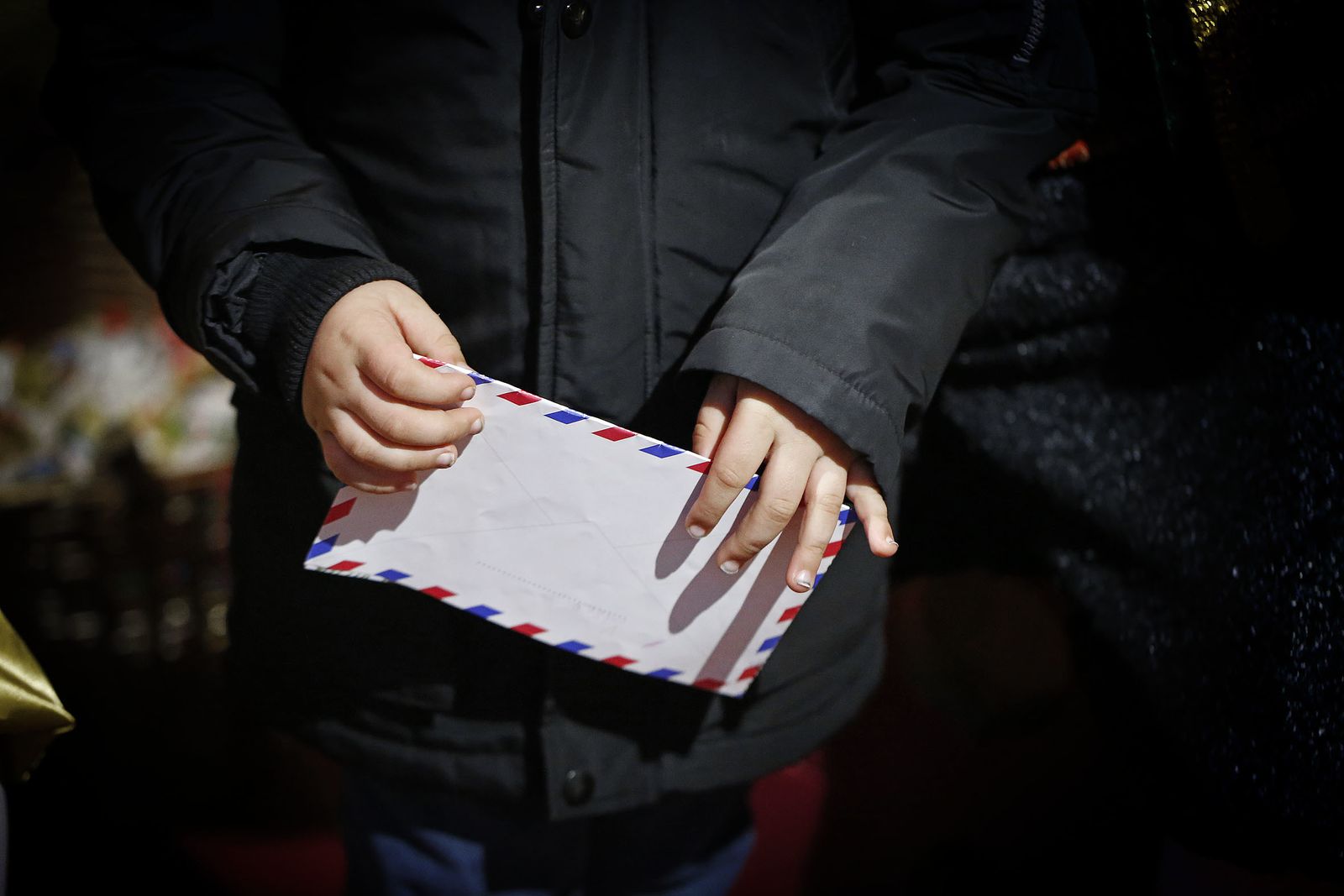 El Cartero Real recoge las cartas de los niños gaditanos para los Reyes Magos