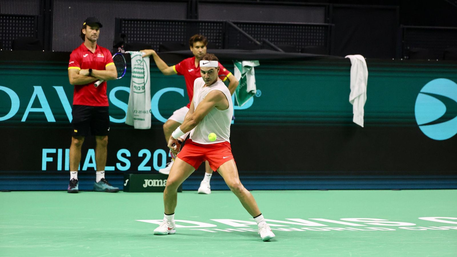Rafa Nadal se machaca en el Carpena