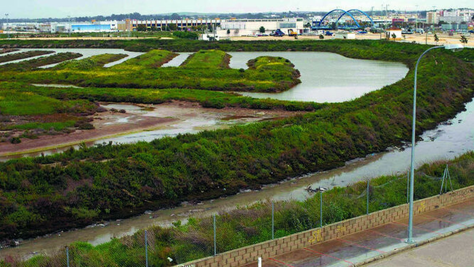 Imagen del Parque Natural Bahía de Cádiz en su inicio desde Chiclana