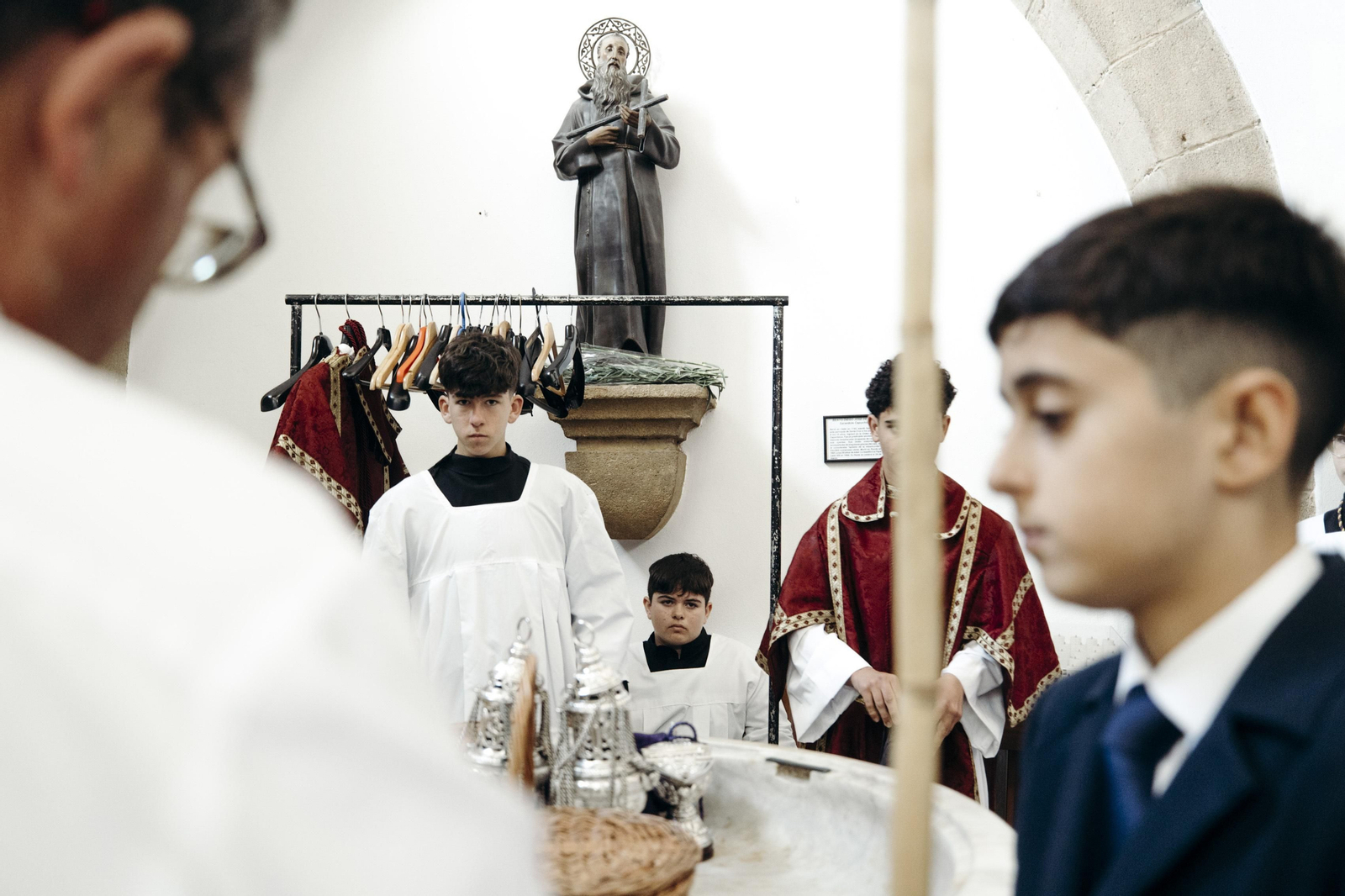 Las imágenes de la cofradía de Sanidad este Martes Santo en la Semana Santa de Cádiz de 2024