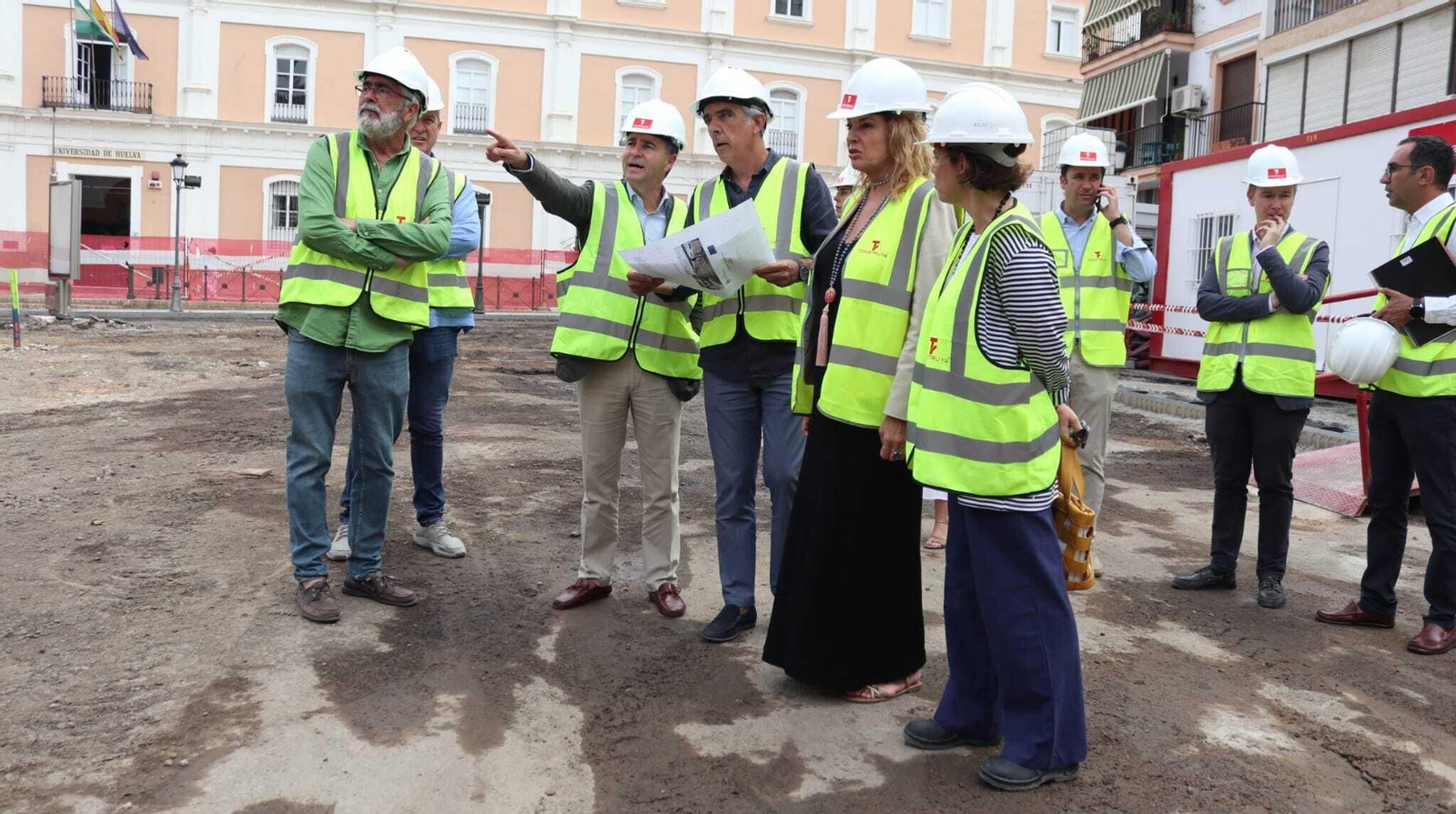 Visita de la alcaldesa, Pilar Miranda, a las obras de la plaza de la Merced.