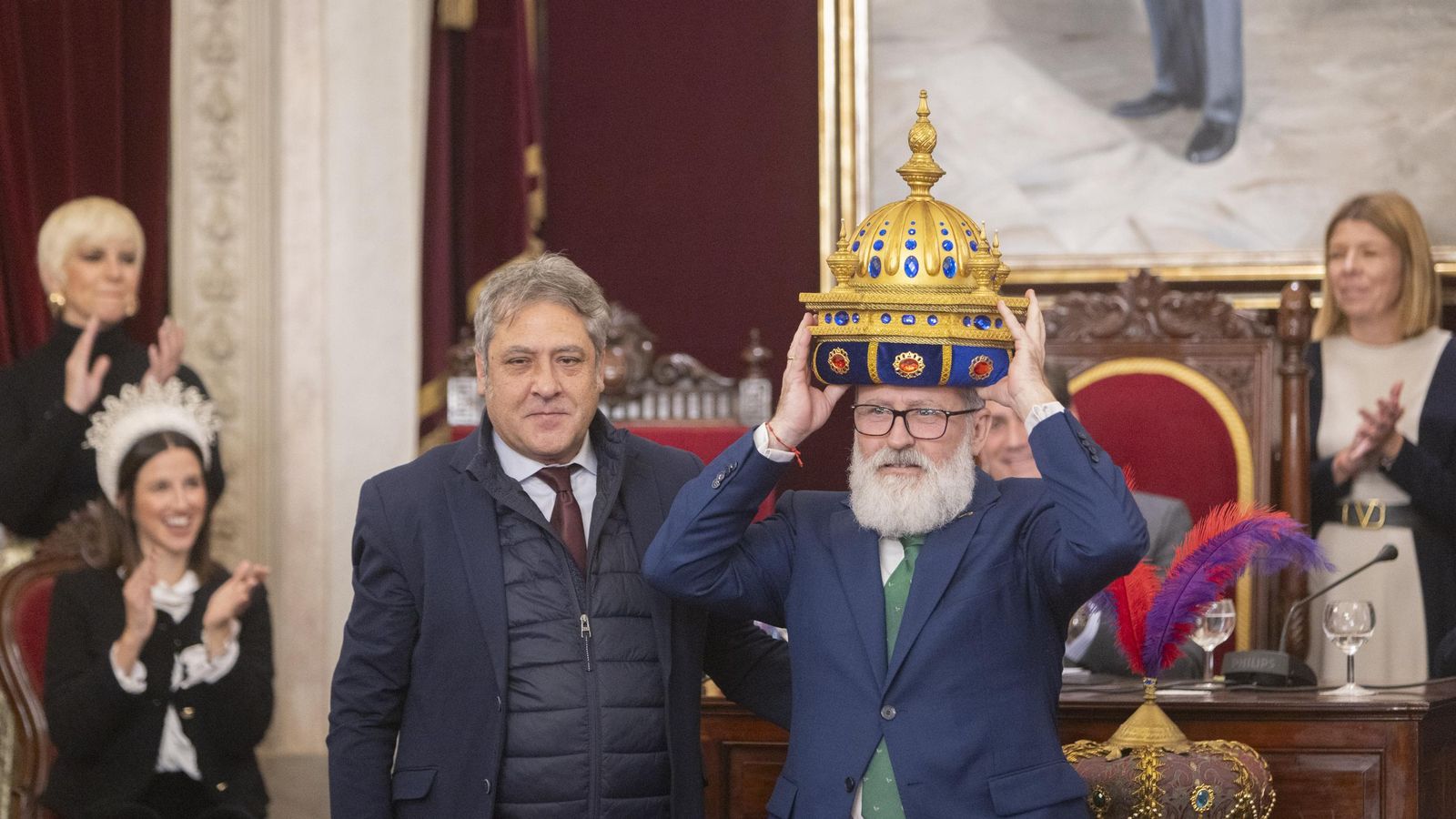 Las imágenes del traspaso de coronas de SM los Reyes Magos de Cádiz