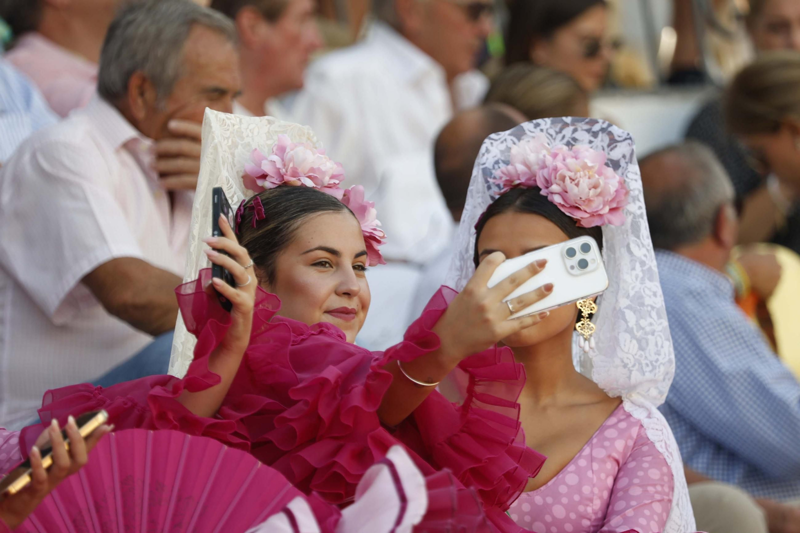 Búscate en la plaza de toros de San Roque durante la corrida de la Feria