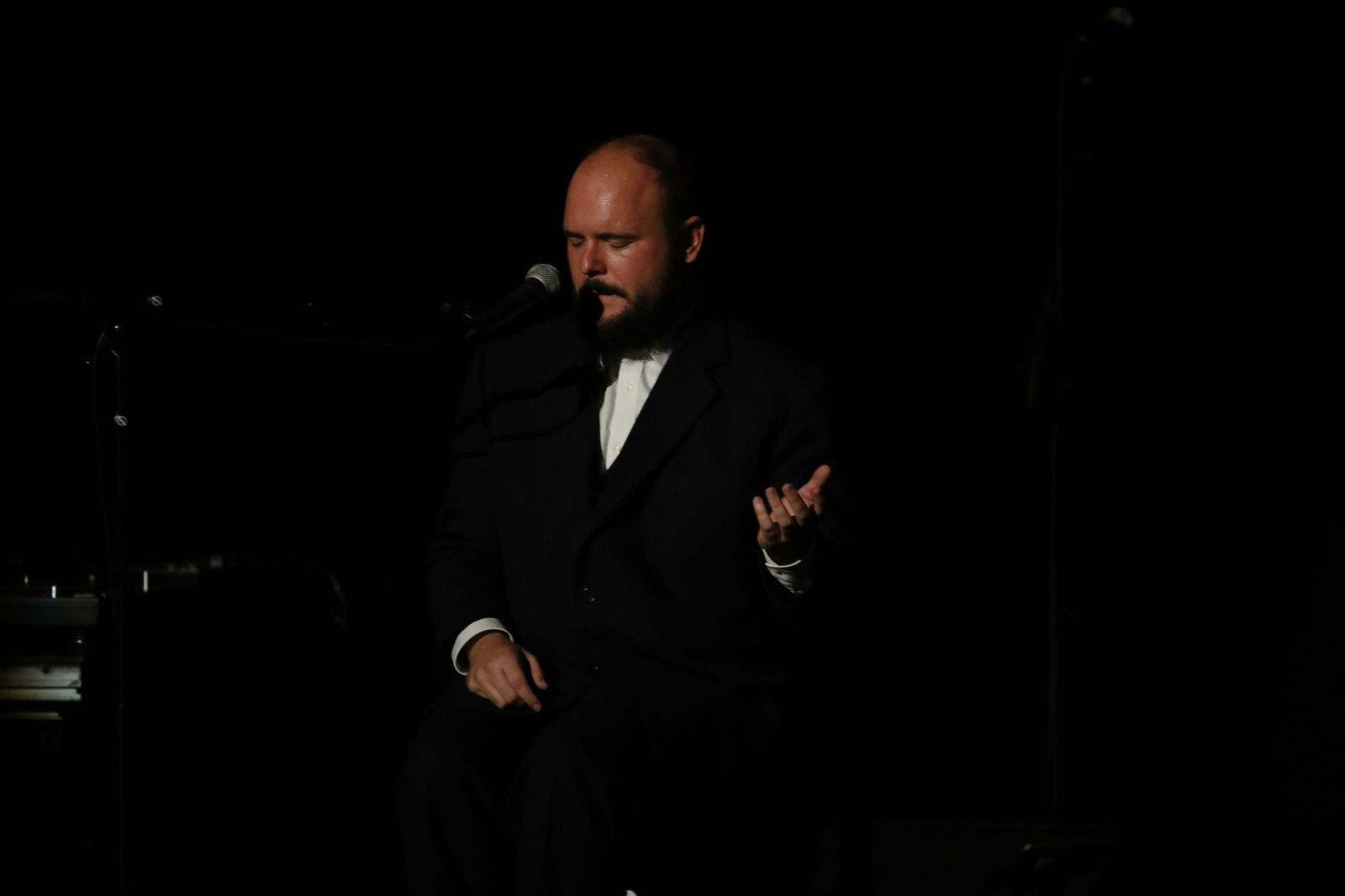 Concierto de Niño de Elche, que este miércoles actúa en la Casa Montalván (Triana).