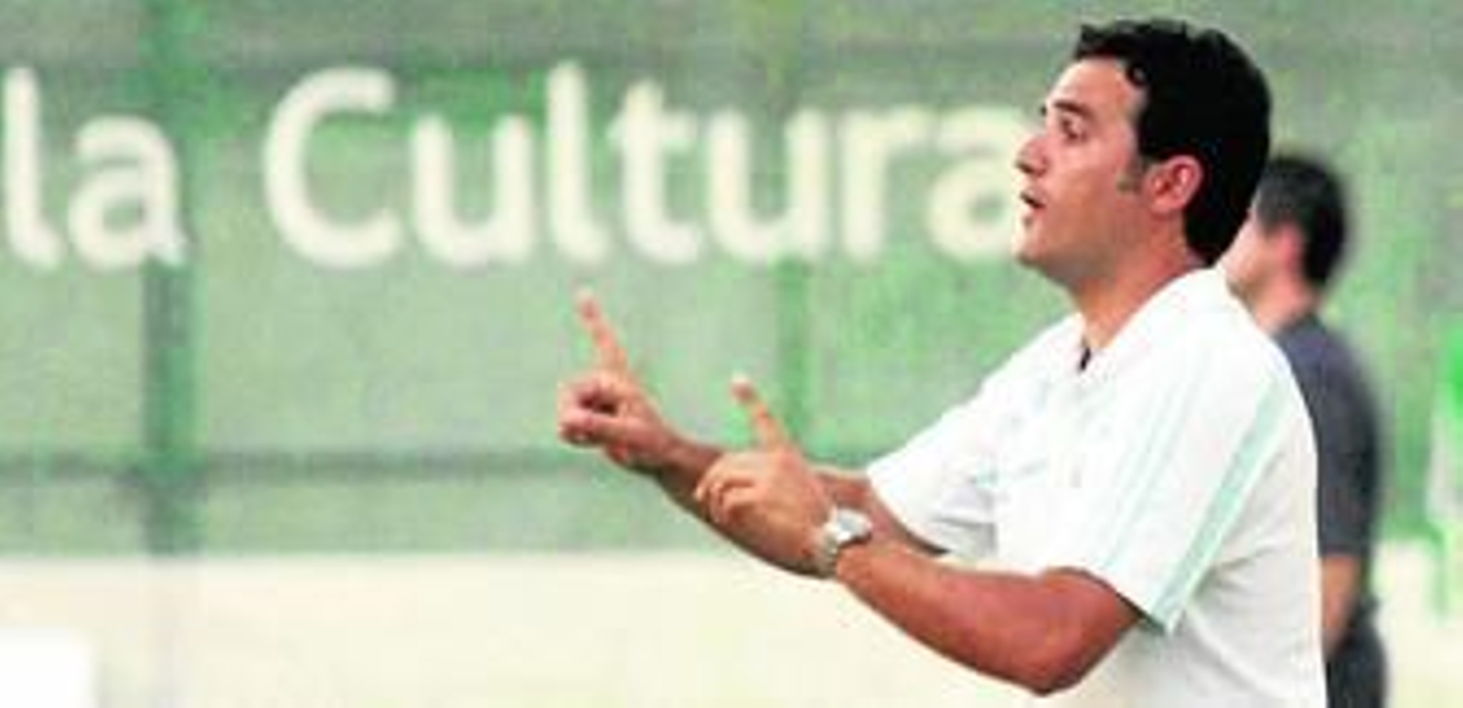 Toril da instrucciones durante la semifinal Real Madrid-Atlético de la pasada edición del torneo.