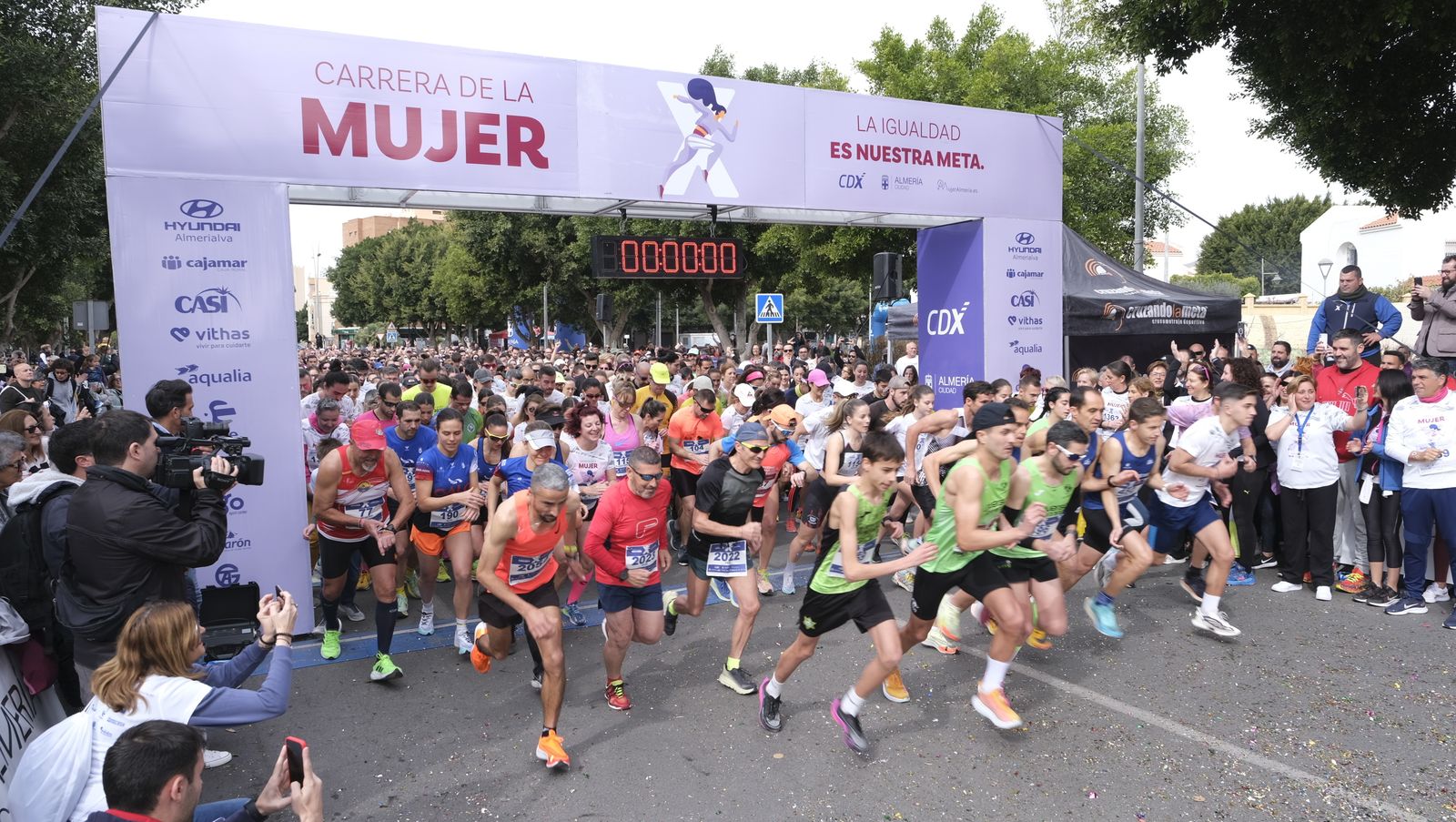 Imágenes de la Carrera de la Mujer 2023 en Almería
