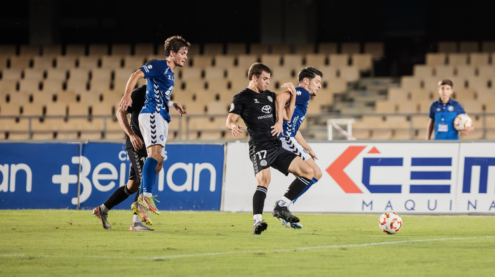 Imágenes del triunfo del Xerez DFC en el 34 Trofeo de la Vendimia