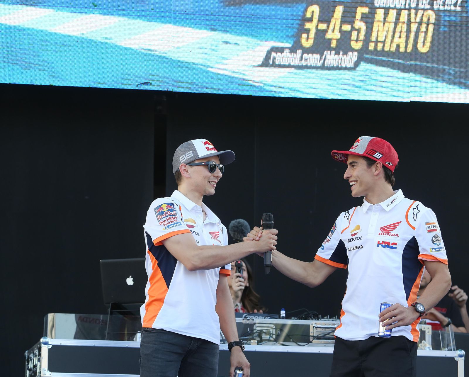 Imágenes de ambiente y caravana motera en Jerez