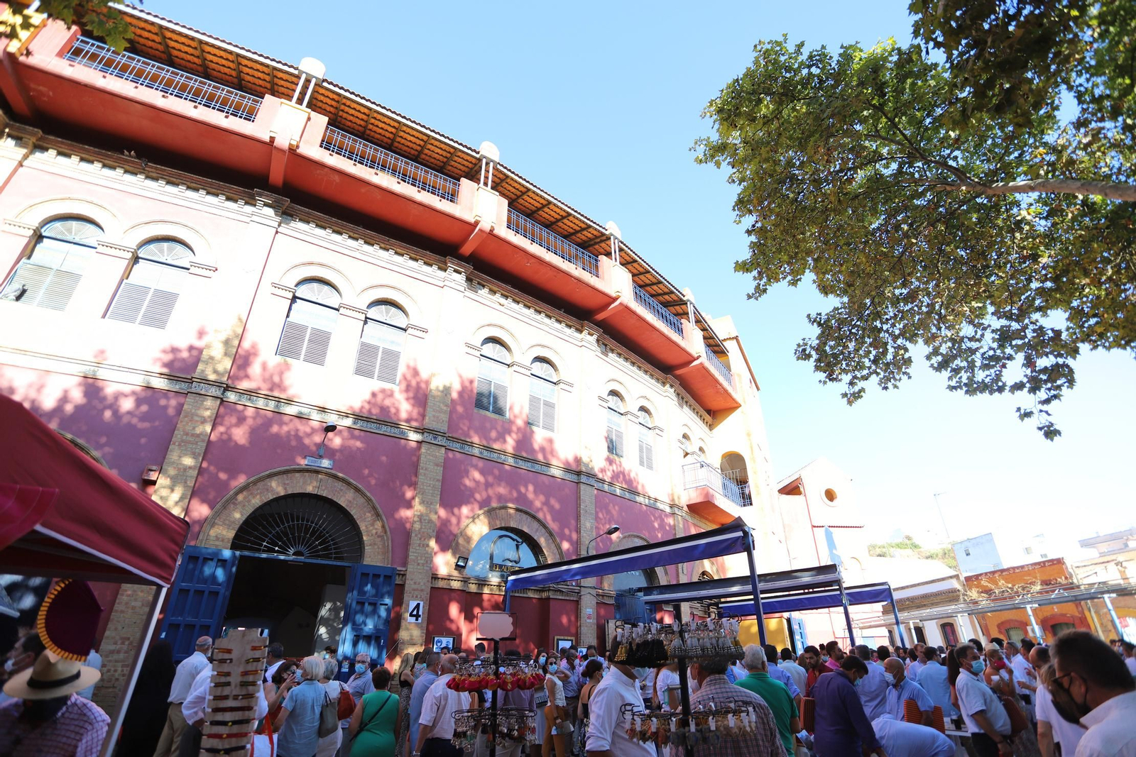 Ambiente taurino del 2 de Agosto en Huelva