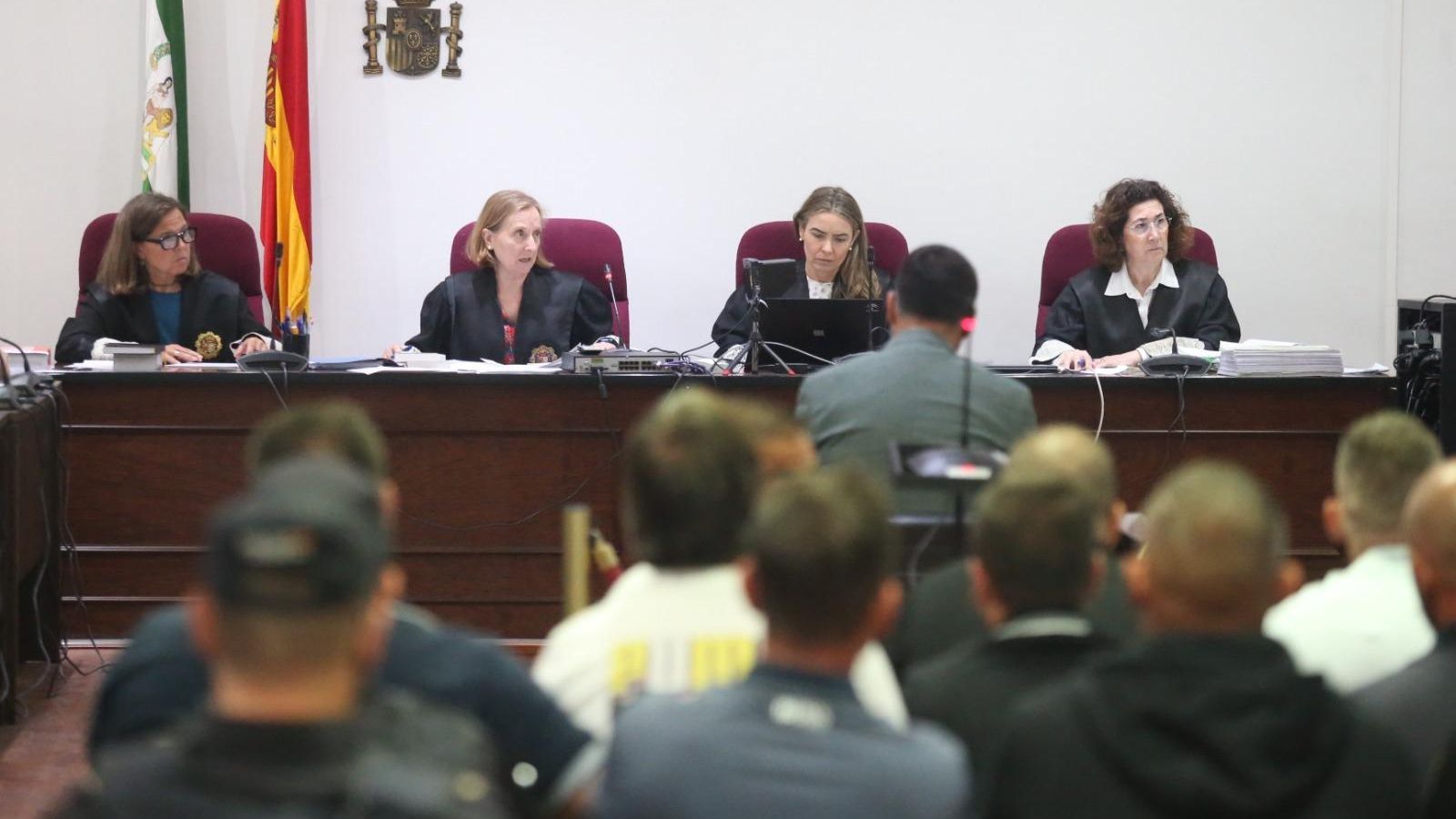 Los miembros del tribunal, este lunes.